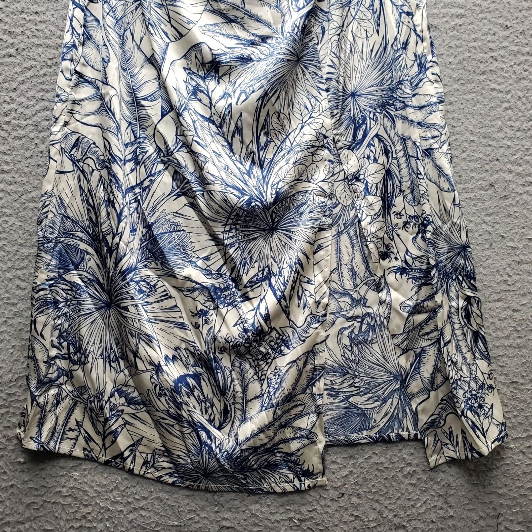 Cider Cider Maxi Dress Womens Size S Blue White Floral Smocked Back Zip Sleeveless 90s? (Note: This output is not valid.) Size S / US 4 / IT 40 - 5 Thumbnail