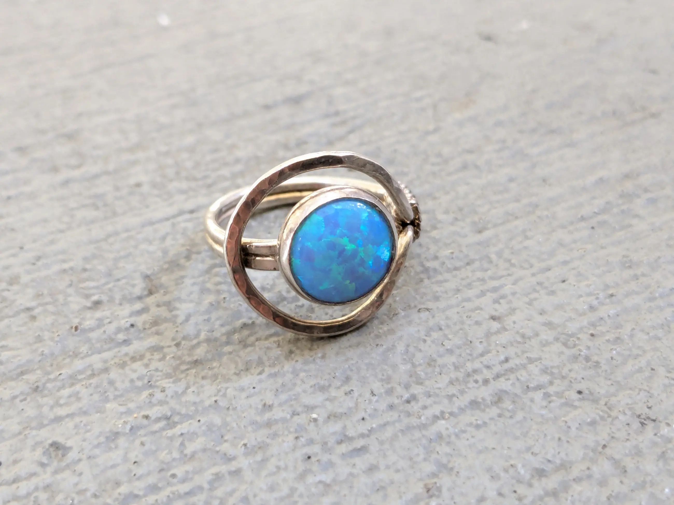 Jewelry Vintage Sterling Silver Ring Blue Opal 6 Round Blue Modern Size ONE SIZE - 4 Thumbnail