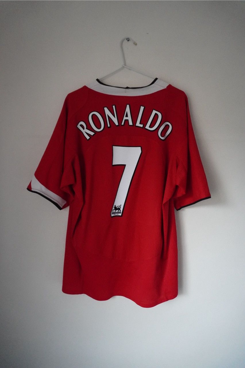 Nike Manchester United 2004-2005 Ronaldo 7 Home jersey Size US XL / EU 56 / 4 - 1 Thumbnail