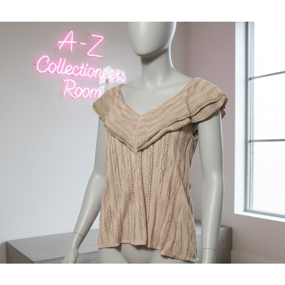 White House Black Market White house black market S sparkly gold v neck top Size S / US 4 / IT 40 - 1 Thumbnail