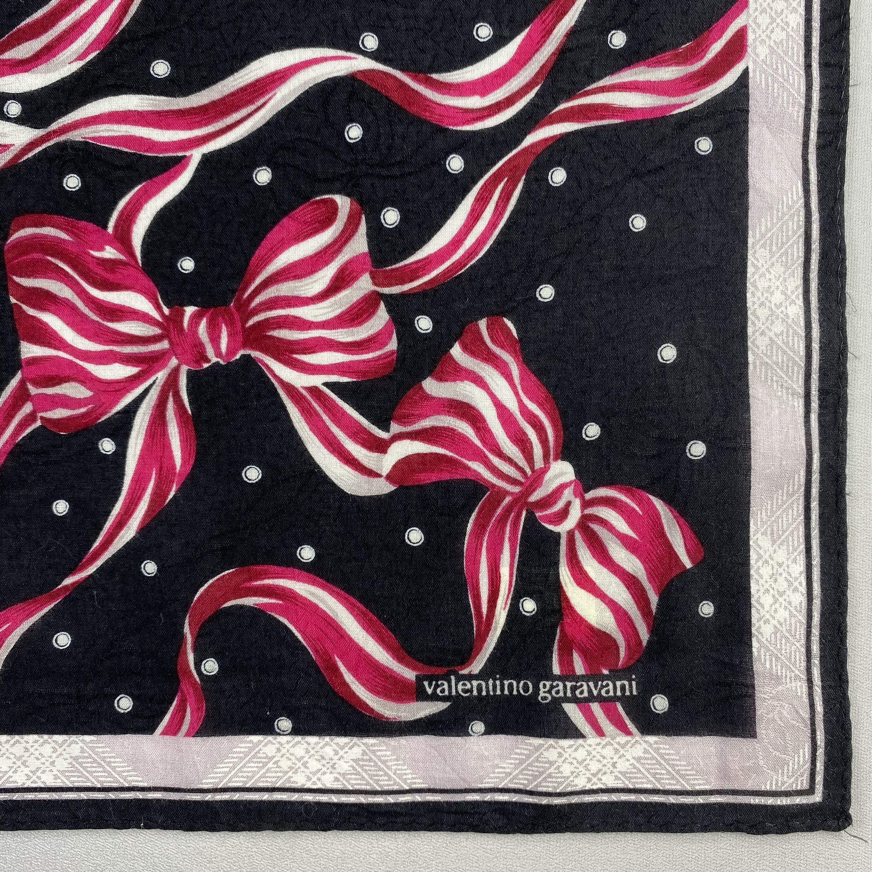 Valentino × Vintage Valentino Garavani Bandana/ Handkerchief / Neckerchief-P519 Size ONE SIZE - 3 Thumbnail