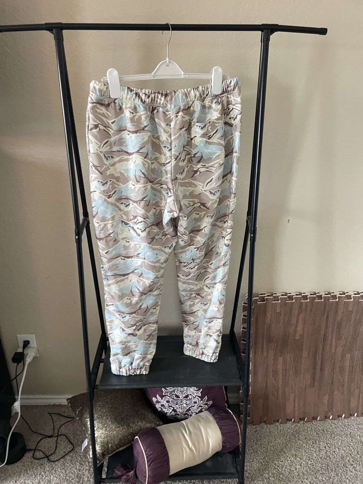 Snowday Camo Cotton joggers Size US 34 / EU 50 - 6 Thumbnail