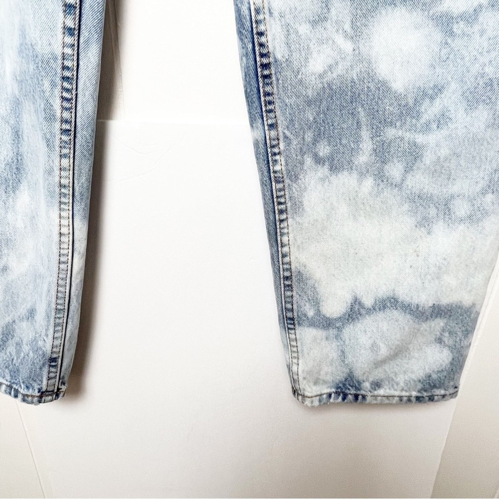 Gap Gap Distressed Marble Bleached Upcycled High Waist Mom Jean Size 32" / US 10 / IT 46 - 2 Thumbnail