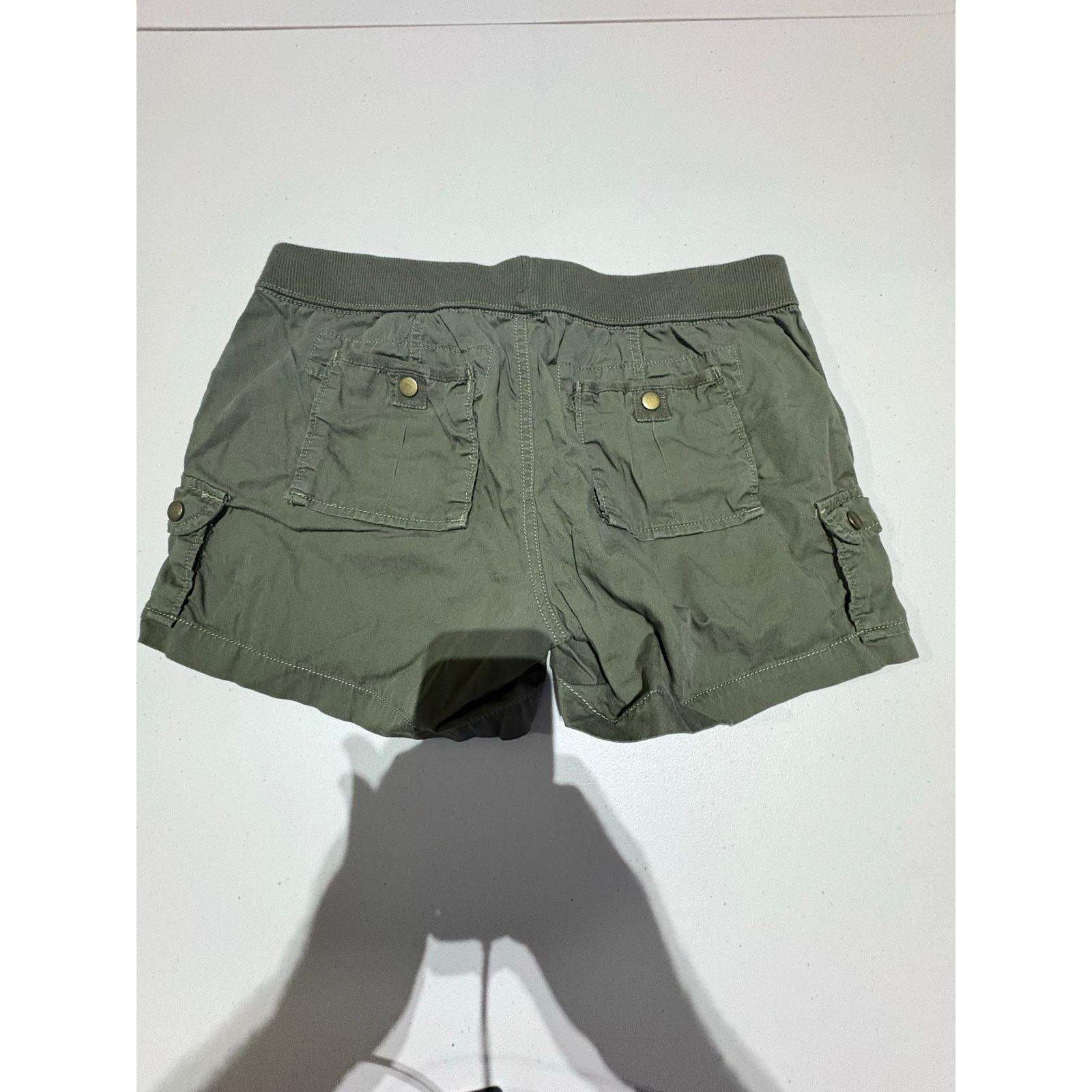 Old Navy Old Navy Women’s Olive Green Cargo Shorts Low Rise Sz Medium Size 30" / US 8 / IT 44 - 4 Thumbnail