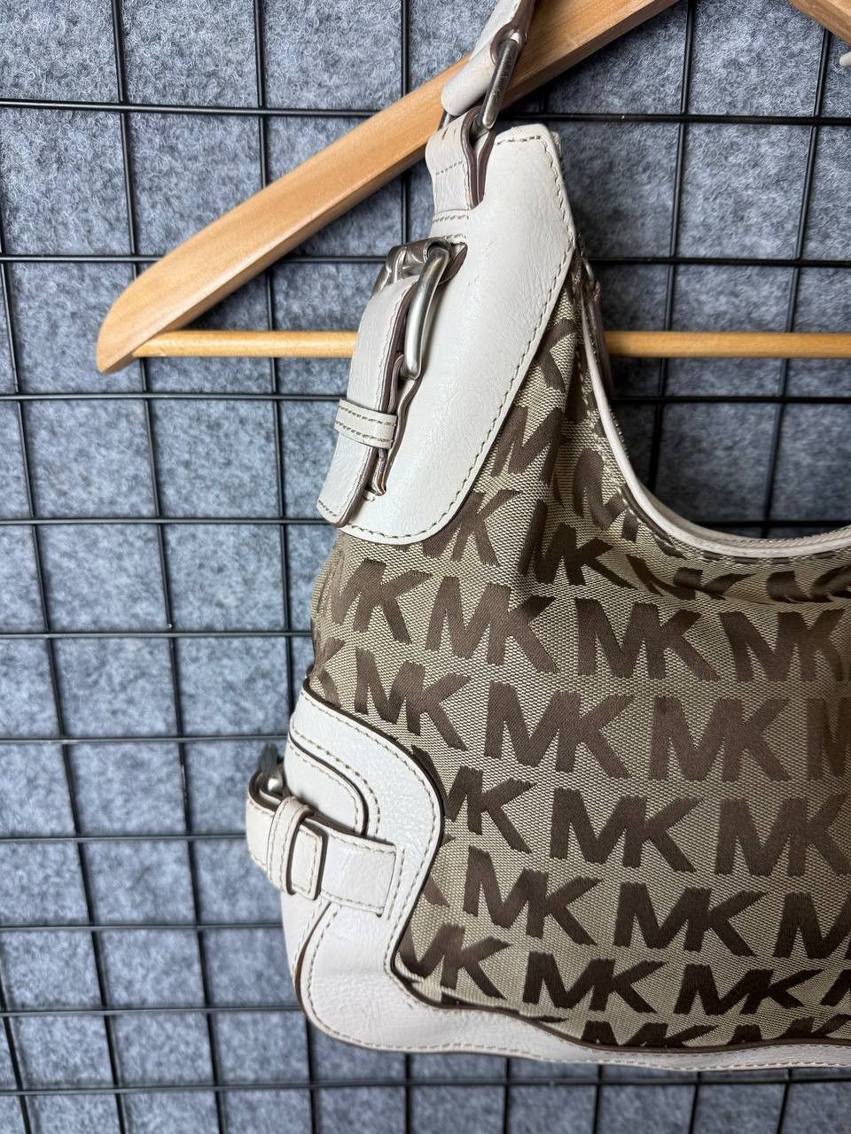Michael Kors Michael Kors Monogram Handle Bag Size ONE SIZE - 5 Thumbnail