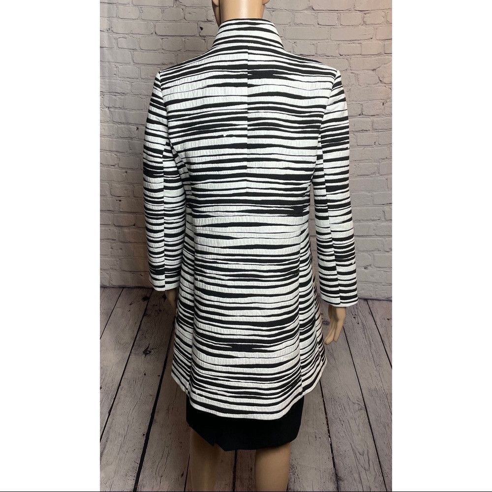 Ann Taylor NWT New Ann Taylor Women Black White Zebra Print Coat Size Size M / US 6-8 / IT 42-44 - 4 Thumbnail