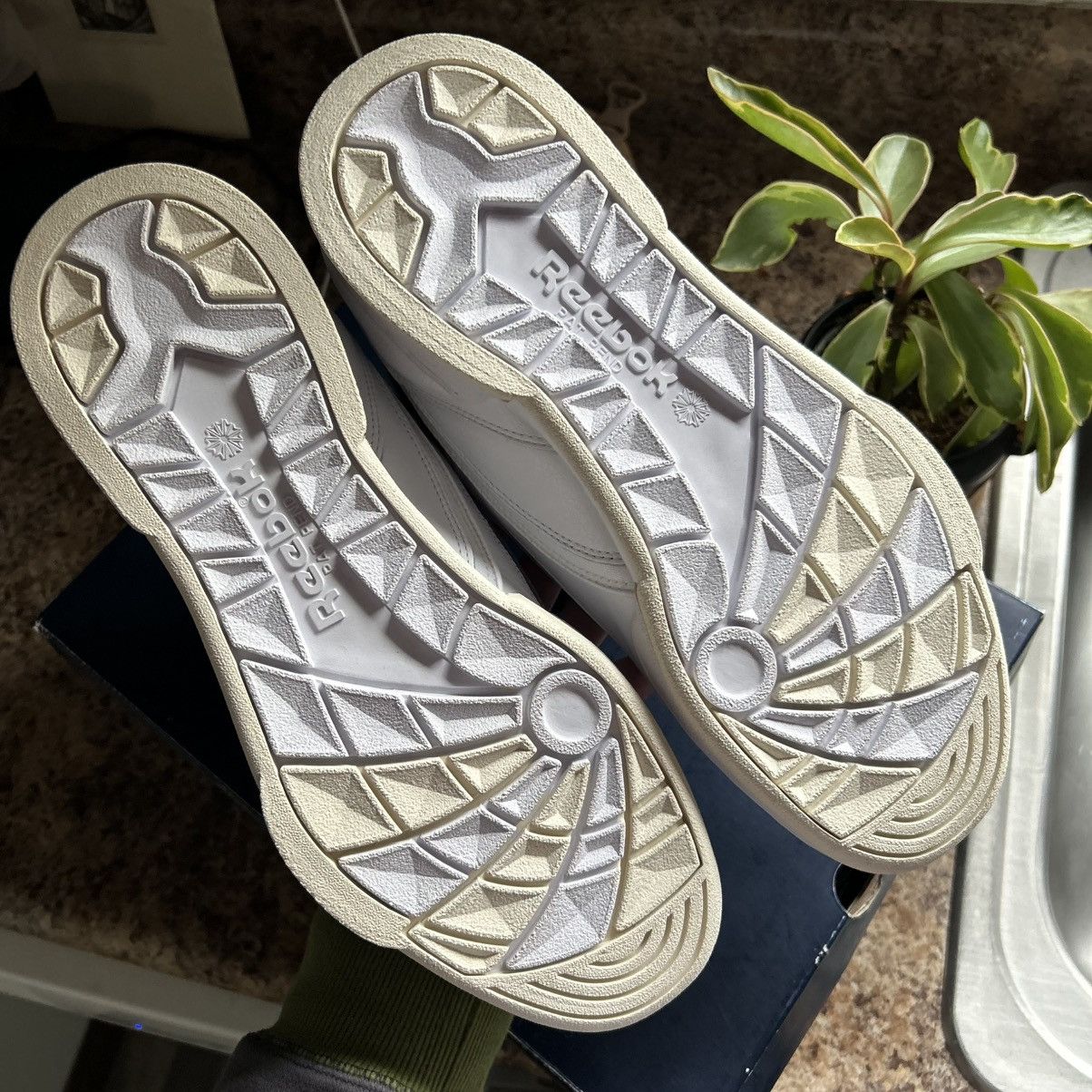 Mountain Research FW7898 REEBOK ALiEN STOMPER PORCELAiN GENERAL RESEARCH JAPAN Size US 11 / EU 44 - 12 Thumbnail