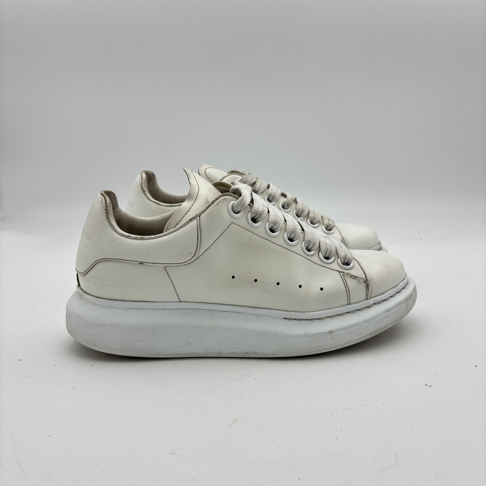 Alexander McQueen Alexander McQueen Oversized Chunky Sneakers Womens 36 US 6 Size US 6 / IT 36 - 3 Thumbnail