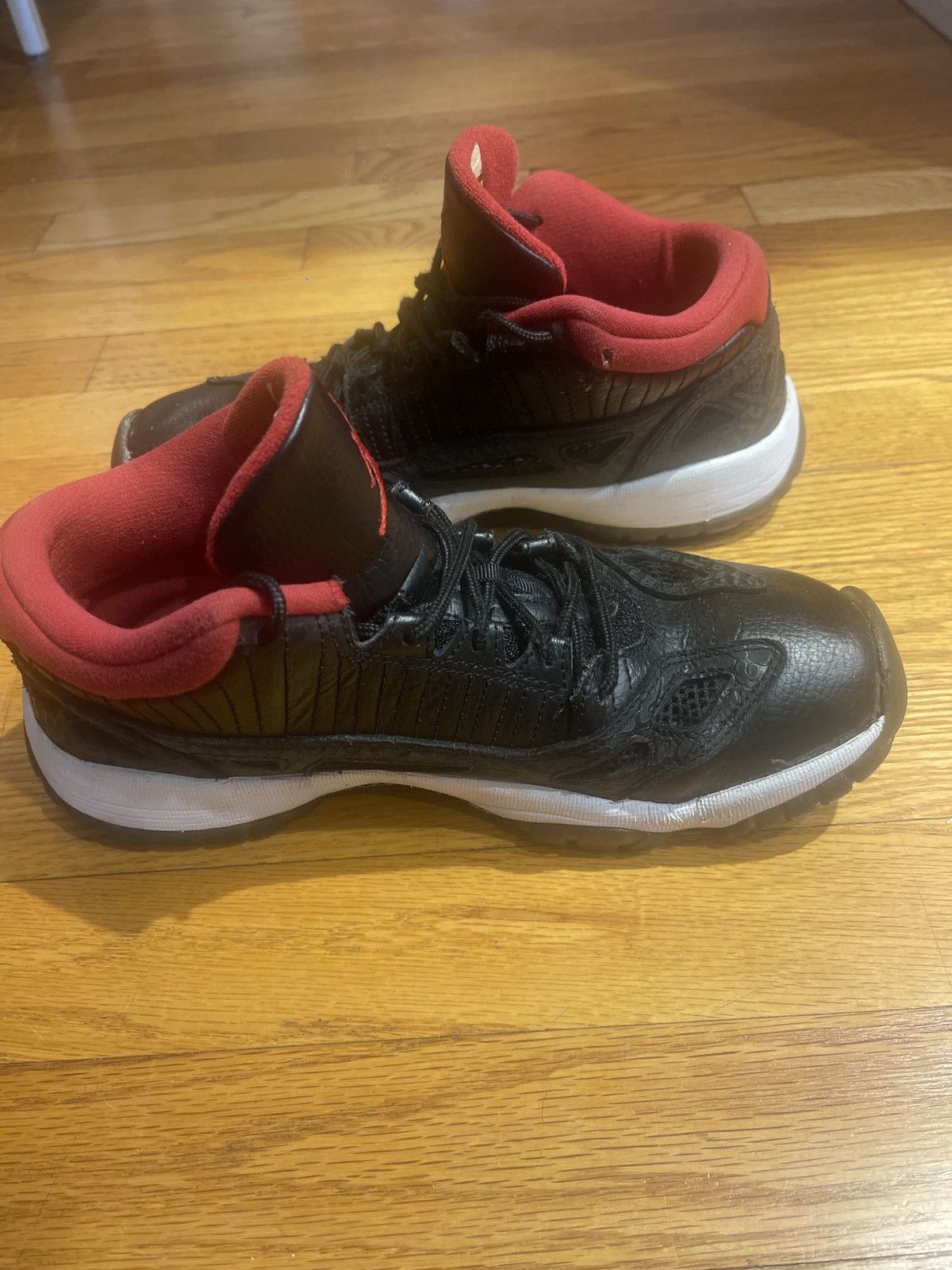 Jordan Brand Air Jordan 11 retro low IE Bred 2011 Size US 7 / EU 40 - 2 Thumbnail