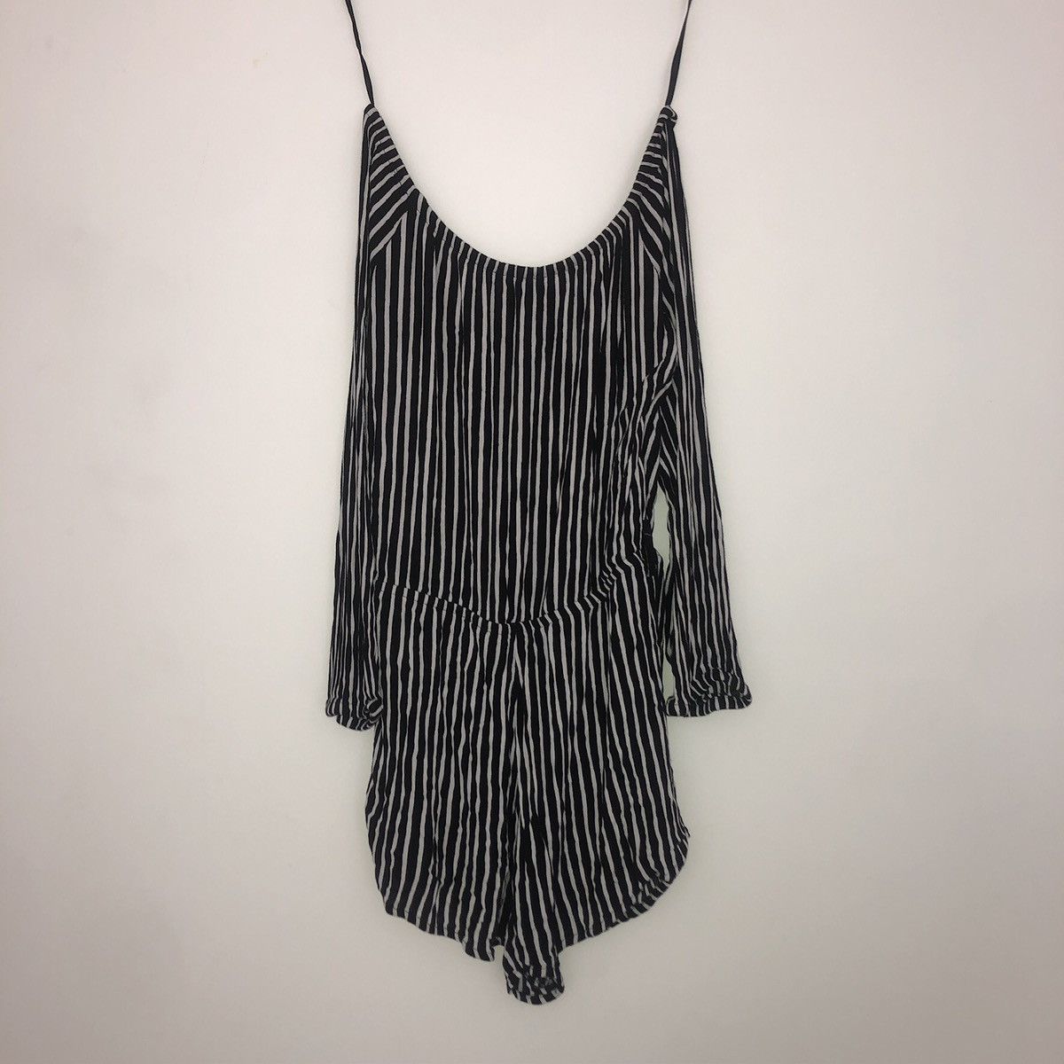Forever 21 Forever 21 Black & White Off The Shoulder Striped Romper Size 30" / US 8 / IT 44 - 3 Thumbnail