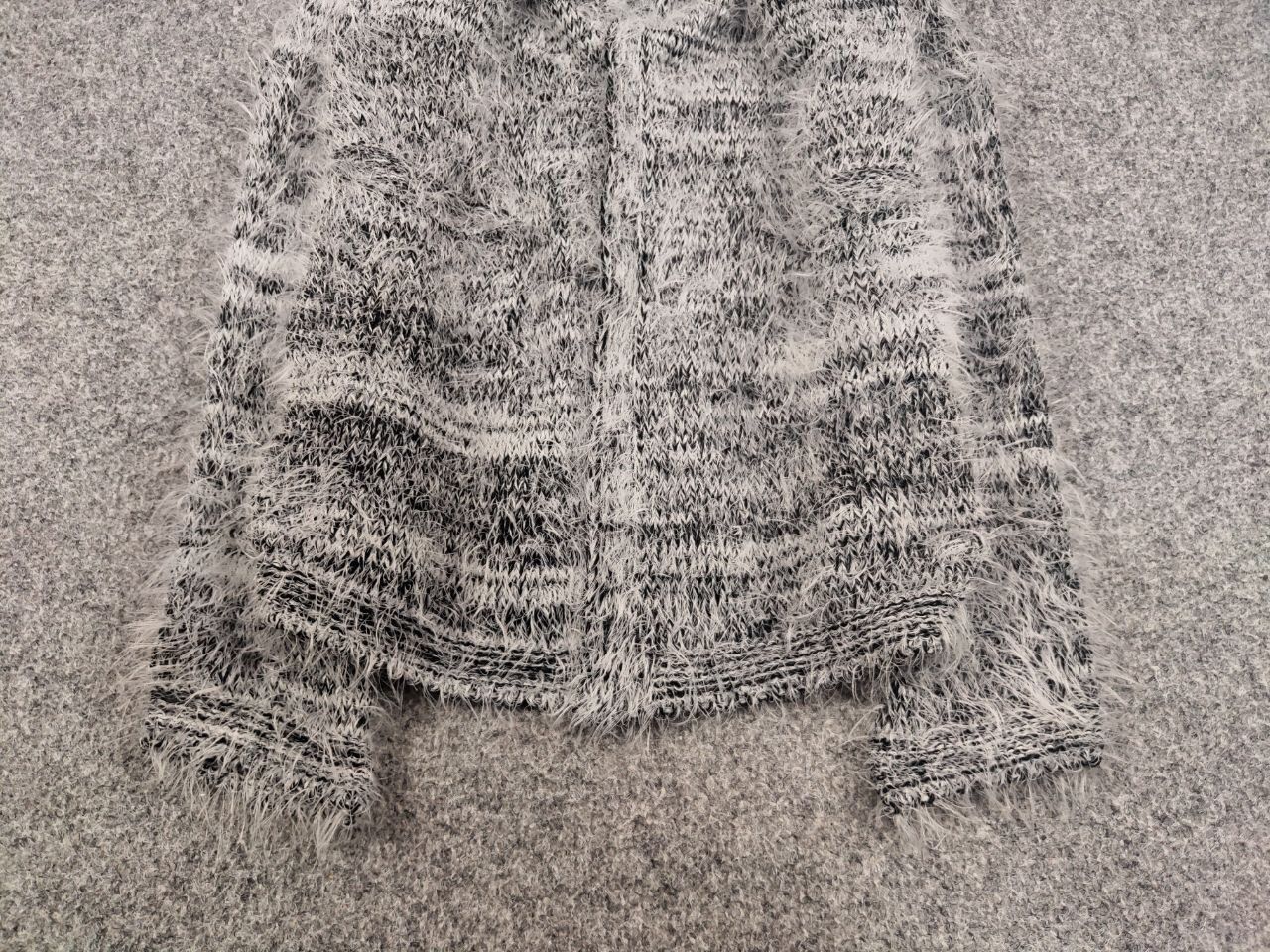 Japanese Brand Vintage Japan Design Mohair fuzzy Cardigan Sweater Y2K Style Size US S / EU 44-46 / 1 - 9 Thumbnail