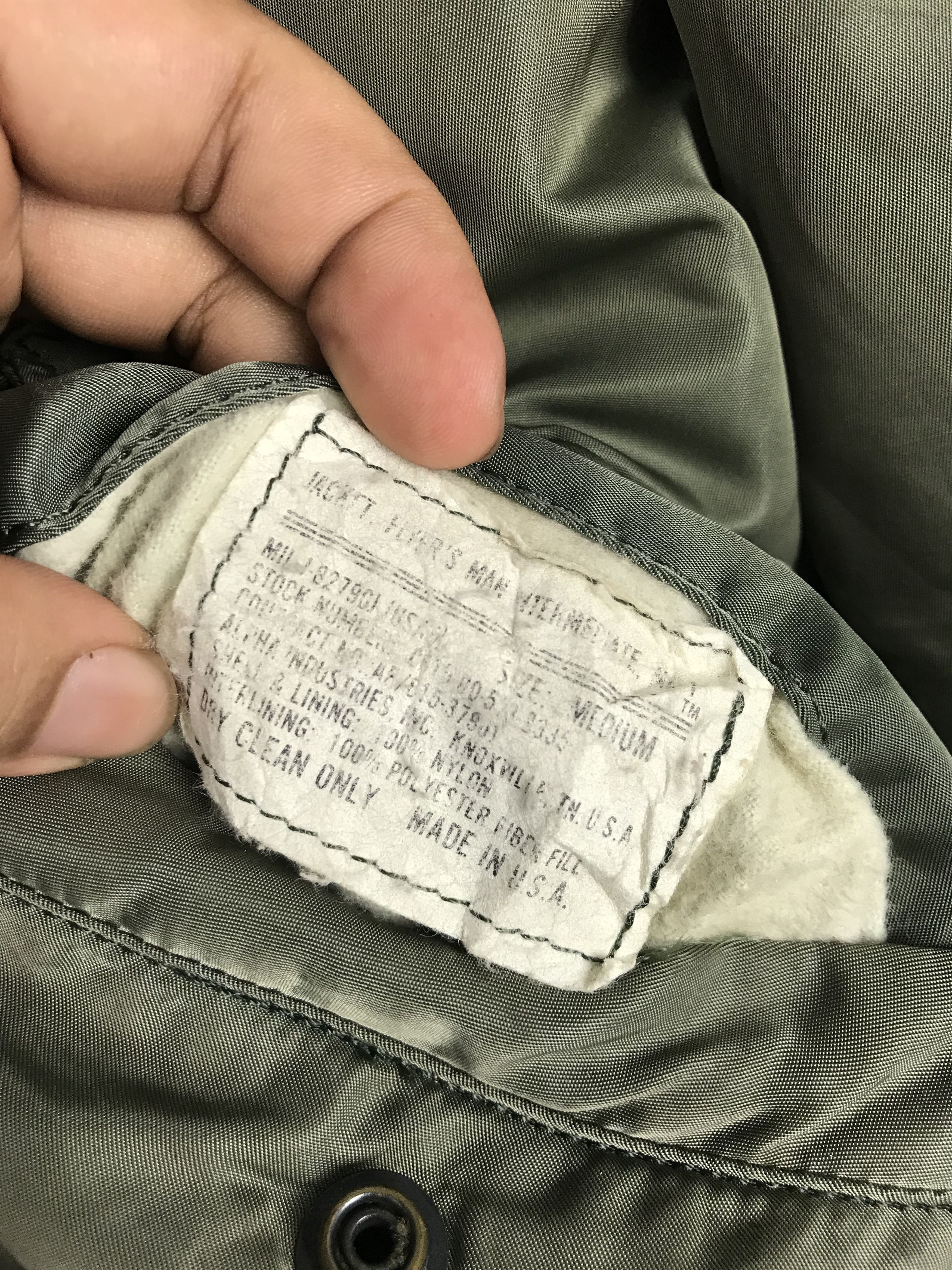 Alpha Industries × Vintage Vintage Alpha Industries Distressed Faded Bomber Jacket Size US M / EU 48-50 / 2 - 4 Thumbnail