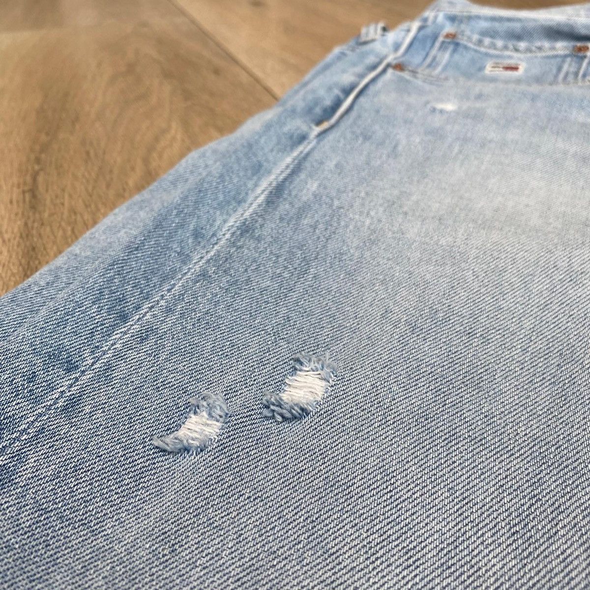 Tommy Hilfiger × Vintage Tommy Hilfiger Aiden Baggy Light Blue Jeans Size US 31 - 2 Thumbnail