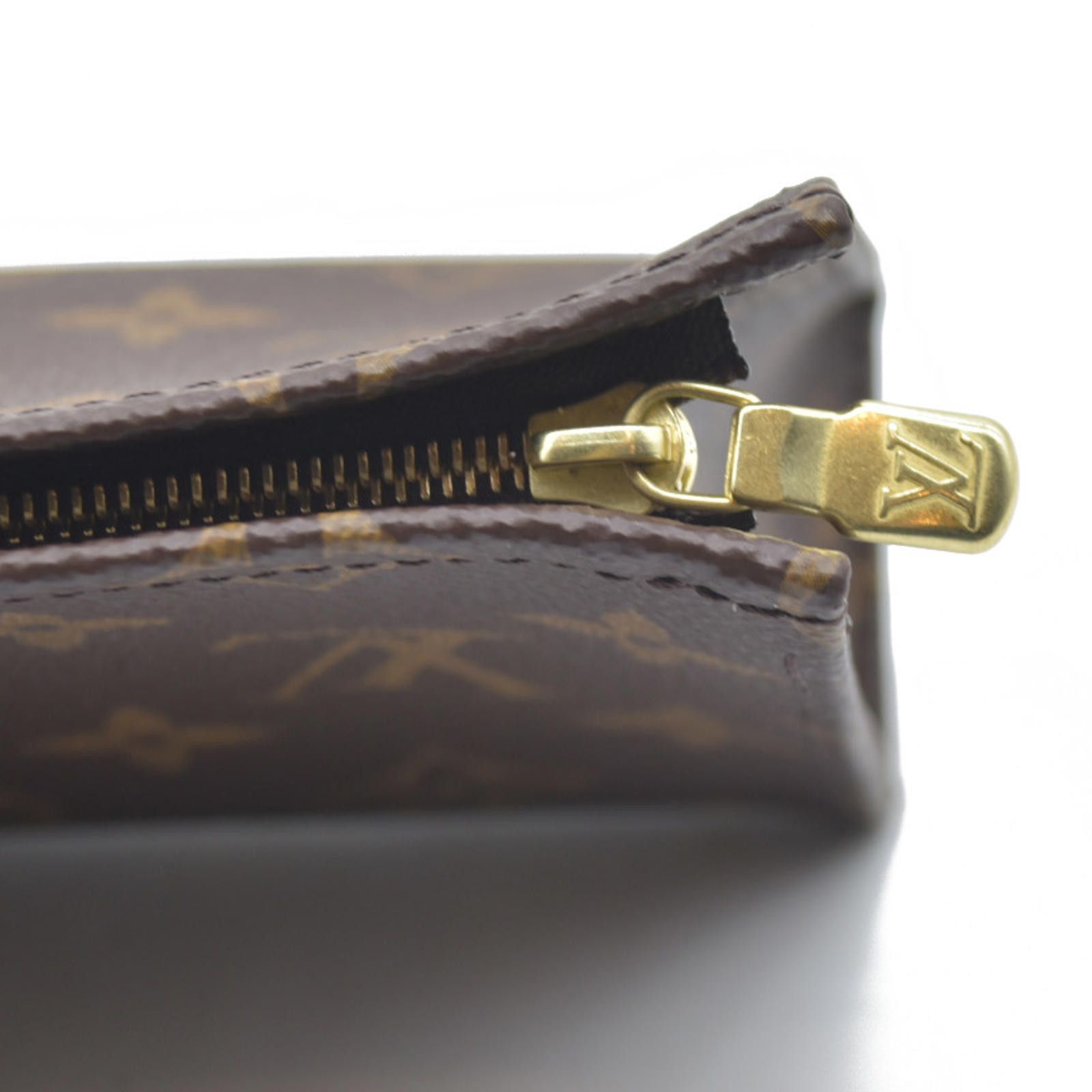 Louis Vuitton $700 Louis Vuitton Monogram Toiletry Pouch 15 Fuchsia RFID Size ONE SIZE - 12 Thumbnail