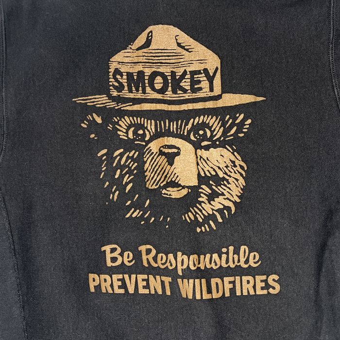 Filson smokey discount the bear hoodie