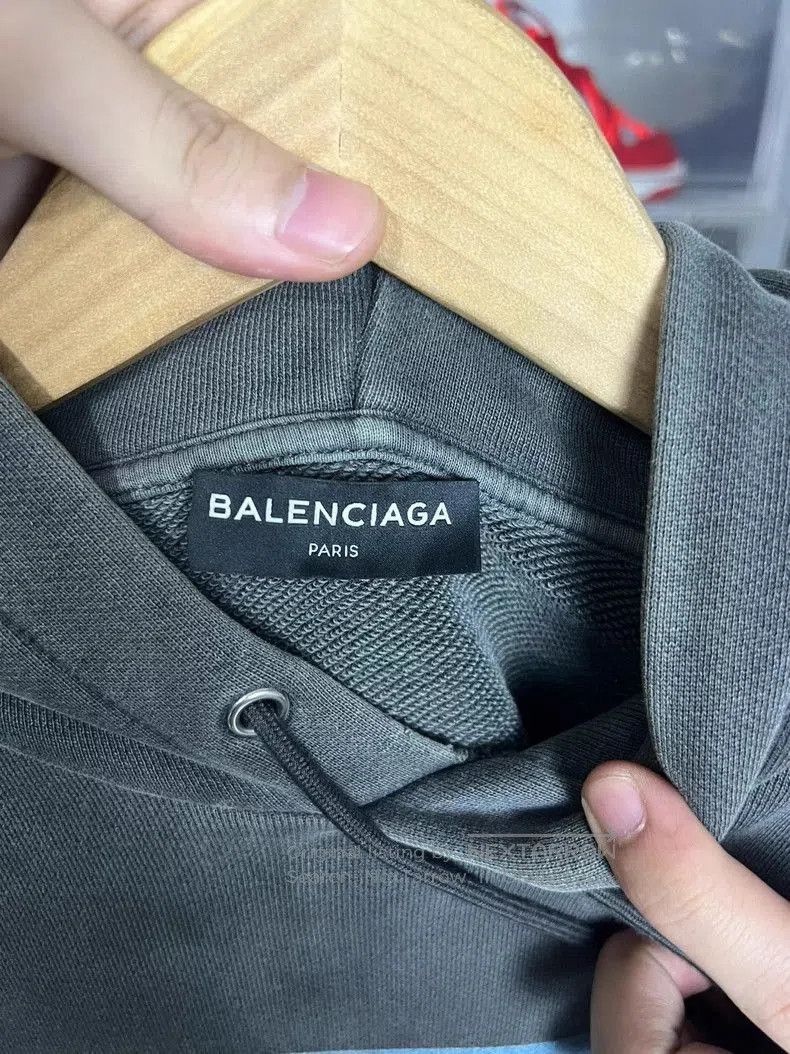 Balenciaga Balenciaga Washed Portrait Hoodie S. Size US S / EU 44-46 / 1 - 4 Thumbnail