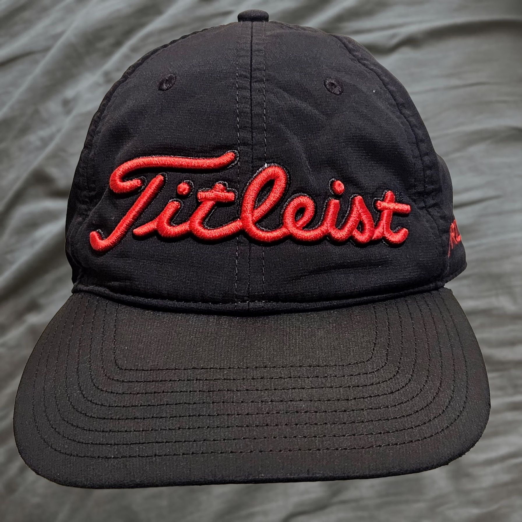 Titleist Titleist Footjoy Pro V1 FJ Lightweight Golf Cap Hat Black Red Men's Size ONE SIZE - 1 Thumbnail