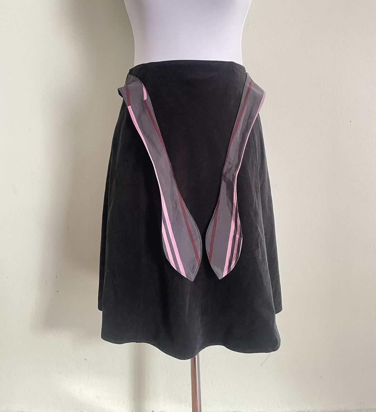 Burberry Burberry Plain Black Skirt Size 28" / US 6 / IT 42 - 3 Thumbnail