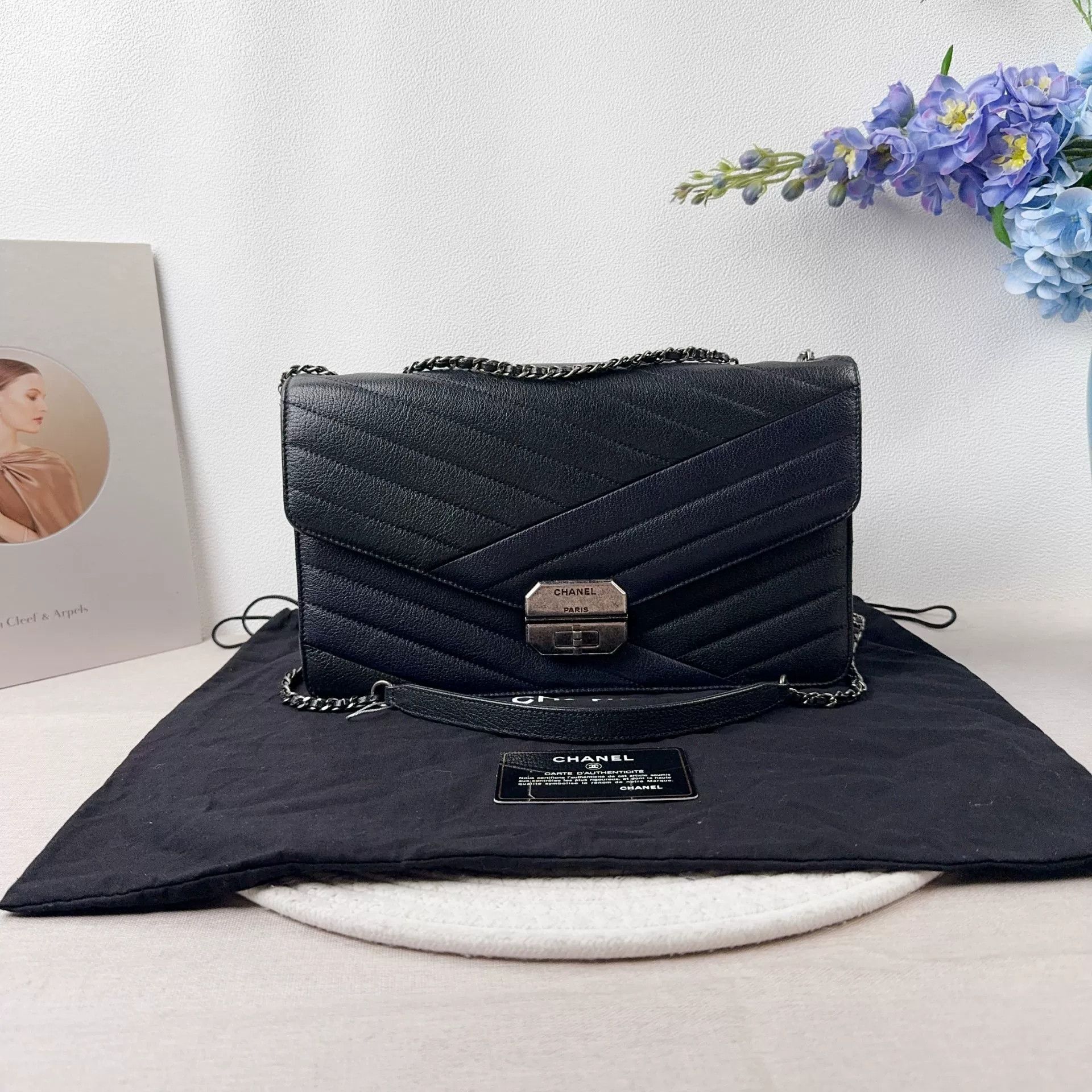 Chanel Pre-loved Bag Very good condition Size ONE SIZE - 1 Thumbnail