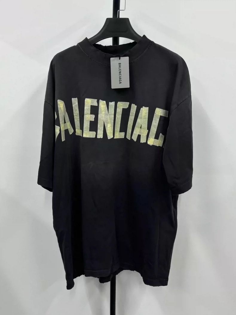 Balenciaga Balenciaga T-Shirt with short sleeves made of tape Size US L / EU 52-54 / 3 - 1 Thumbnail