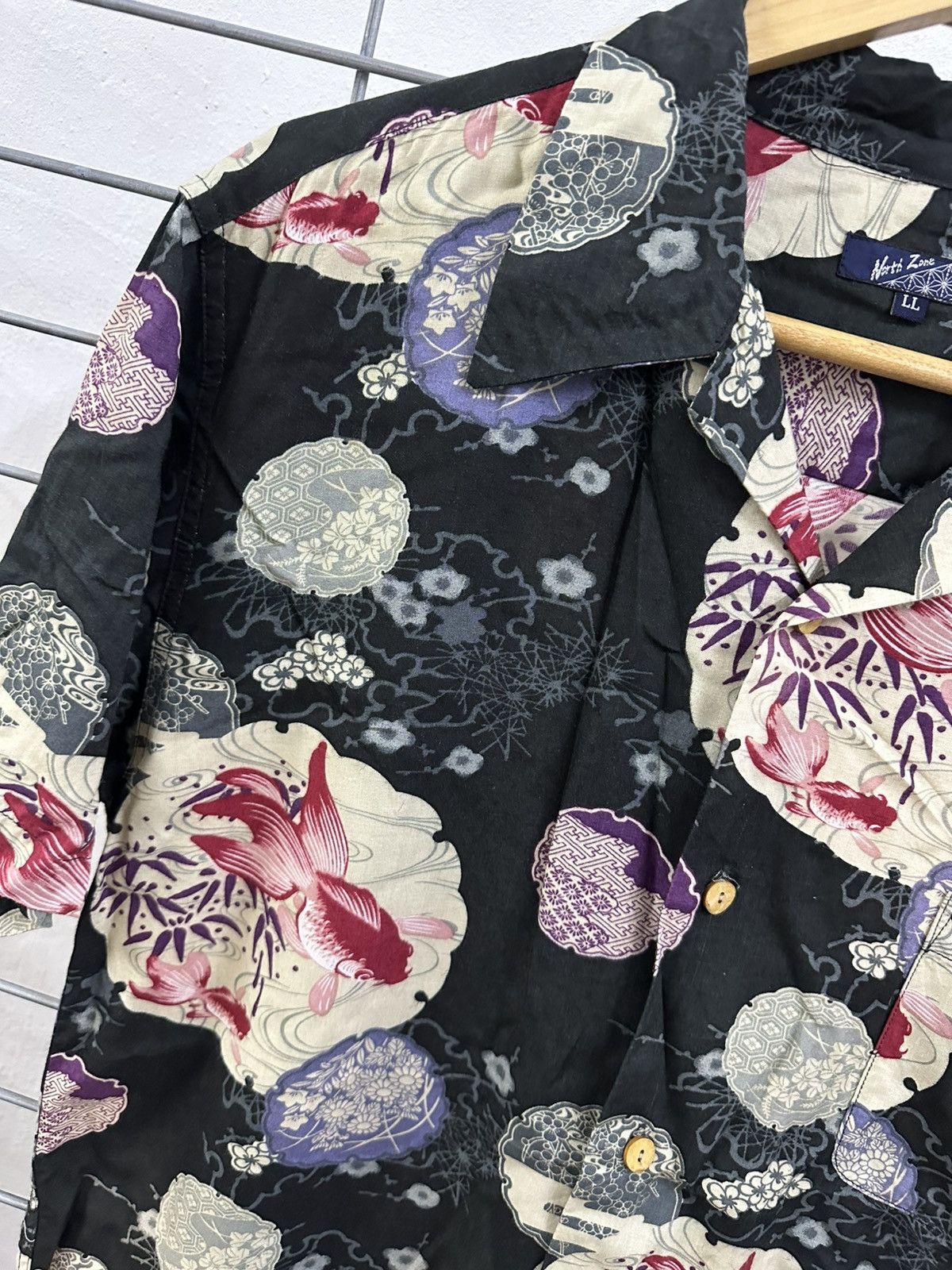 Beauty Beast × Japanese Brand Rare Beautiful North Zone Fish Koi Sukajan Design Silk Shirt Size US L / EU 52-54 / 3 - 3 Thumbnail