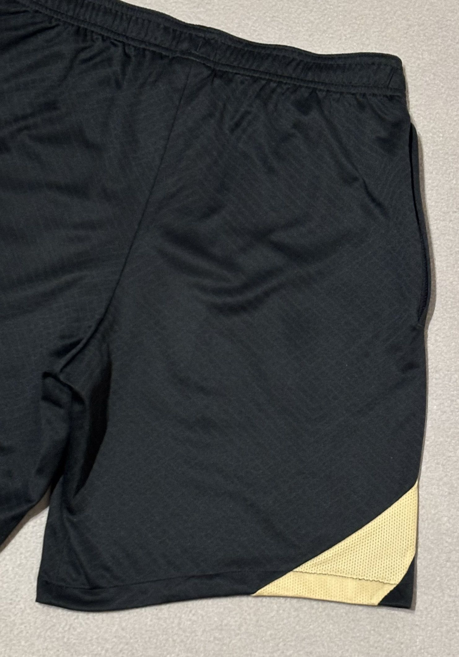 Nike Chelsea FC 2022/2023 Nike Football Shorts Size M Size US 32 / EU 48 - 14 Thumbnail