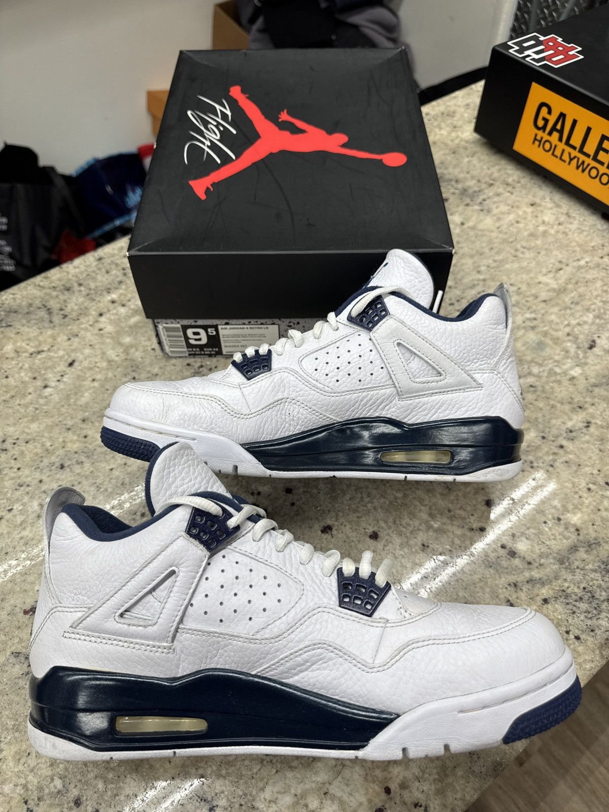 Jordan Brand Jordan 4 Retro Columbia 2015 Size US 9.5 / EU 42-43 - 2 Thumbnail