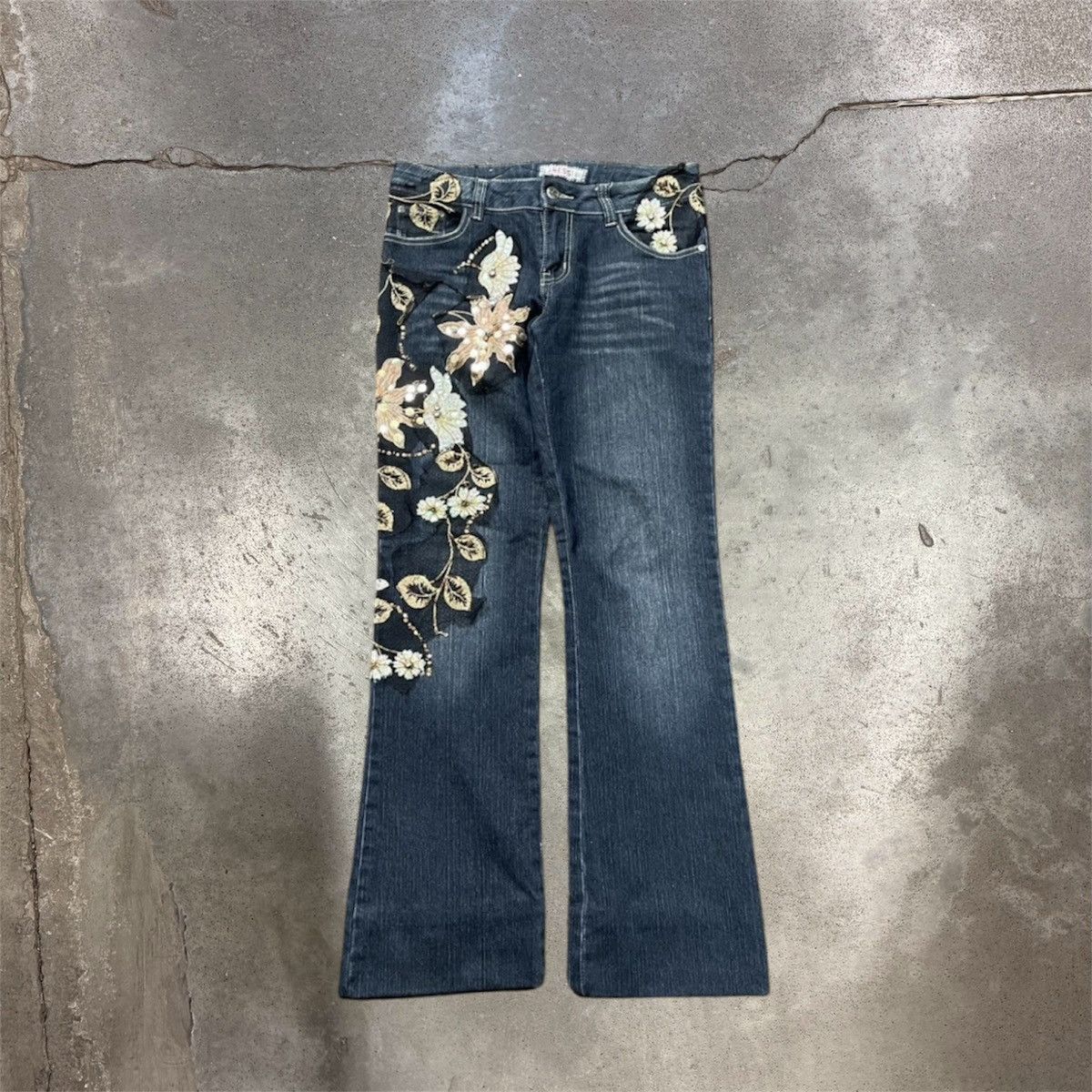 Vintage Vintage Y2K Floral Baggy Flared Jeans Wide Leg Skate 90s Size 30" / US 8 / IT 44 - 1 Thumbnail