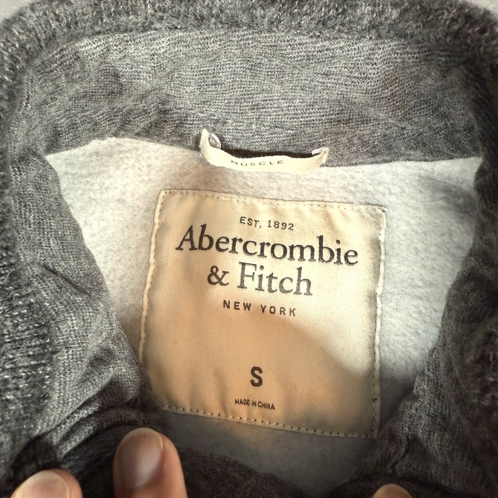 Abercrombie & Fitch VINTAGE Abercrombie & Fitch Sweatshirt Shirt Mens Small Gray Henley Mock Neck Size US S / EU 44-46 / 1 - 5 Thumbnail