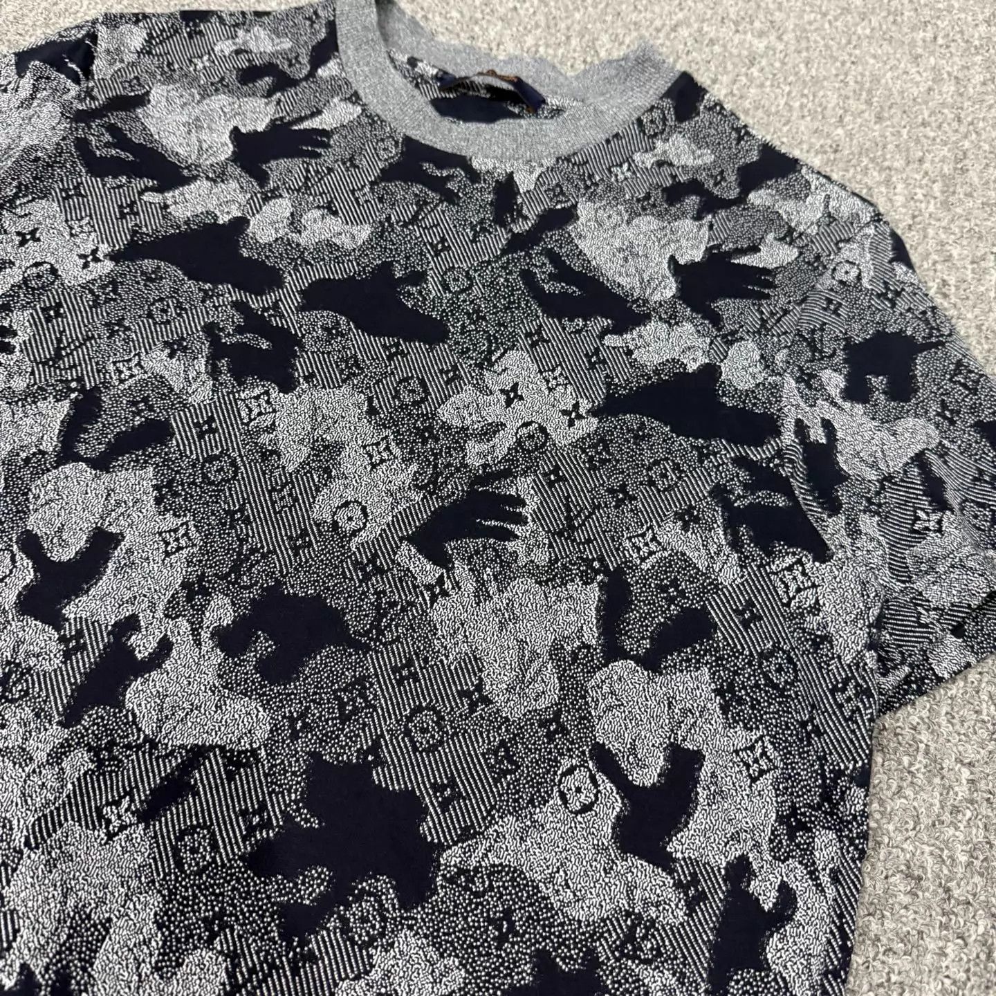 Louis Vuitton LV All Over Monogram Short Sleeve T-Shirt L 95 New Size L / US 10 / IT 46 - 3 Thumbnail