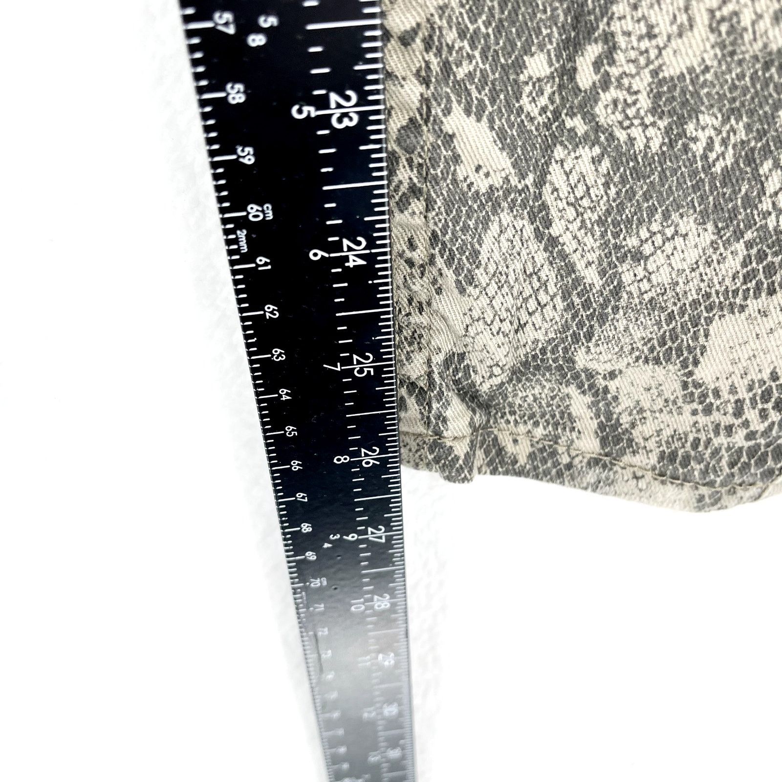 Zara Zara Snakeskin High-Waisted Skinny Ankle Cropped Pants Sz 4 Size 27" / US 4 / IT 40 - 4 Thumbnail