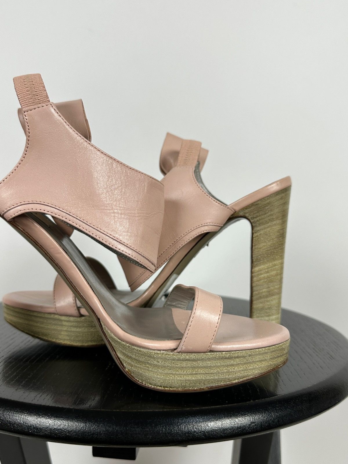 Valentino Valentino Garavani Pink Leather Bow Heel Sandals Platform Size US 7.5 / IT 37.5 - 17 Thumbnail