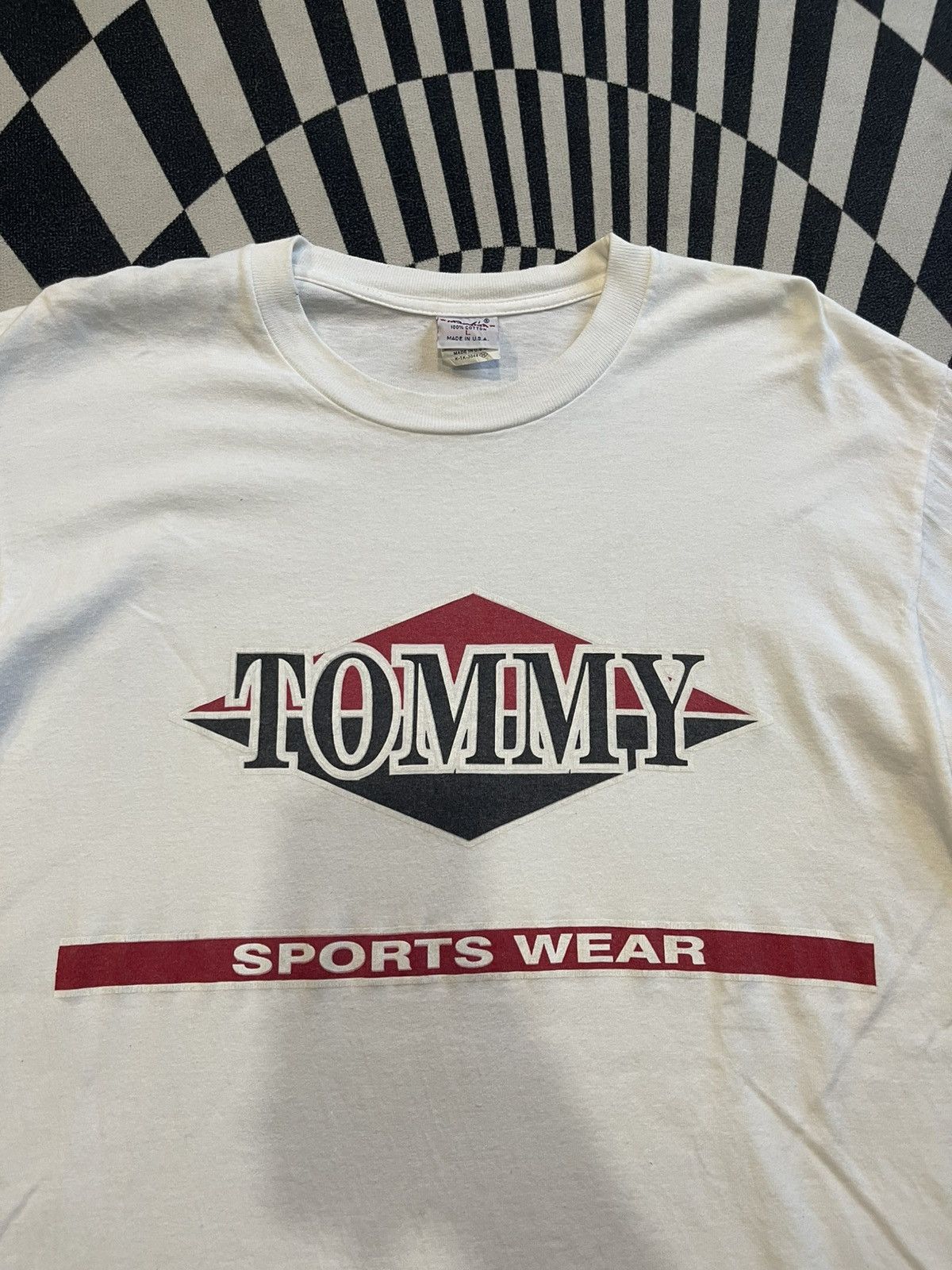 Tommy Hilfiger Rare Vintage 90s Tommy Hilfiger Sports Graphic Tee Size US L / EU 52-54 / 3 - 3 Thumbnail