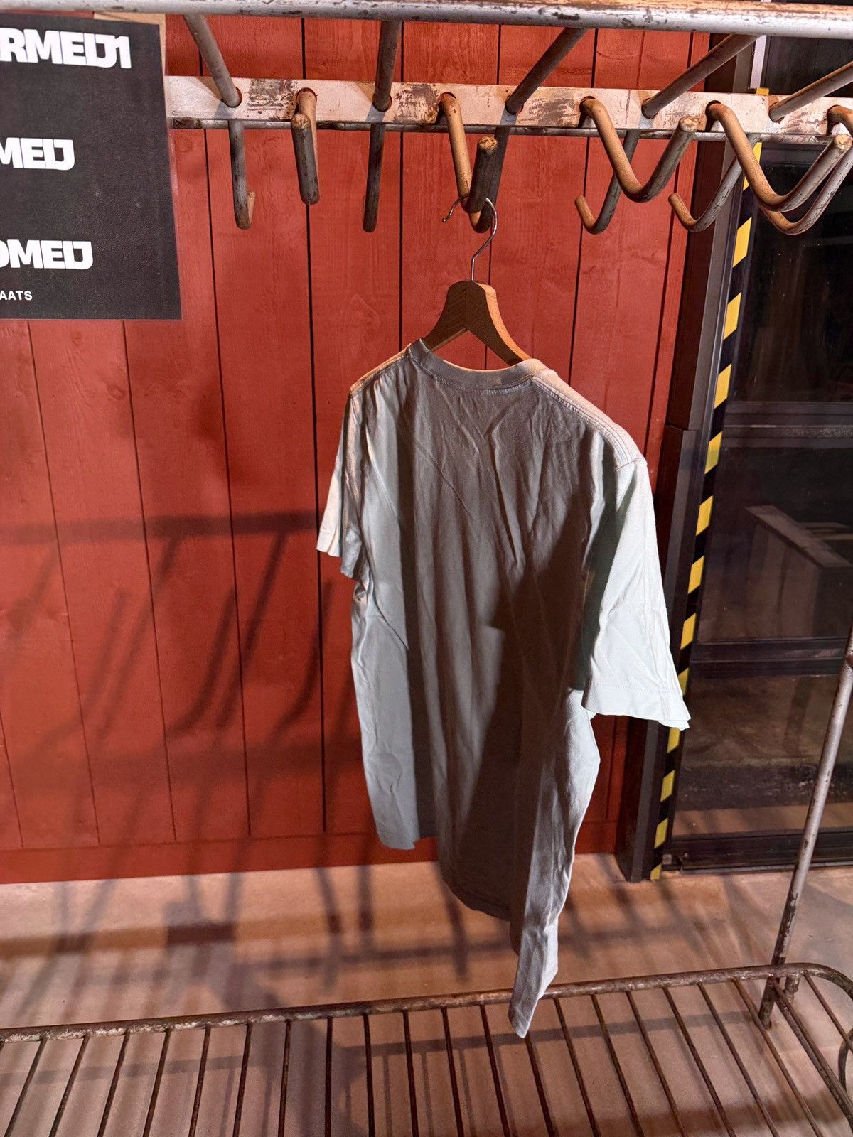 Kaws × Uniqlo Uniqlo X Kaws tshirt Size US M / EU 48-50 / 2 - 3 Thumbnail