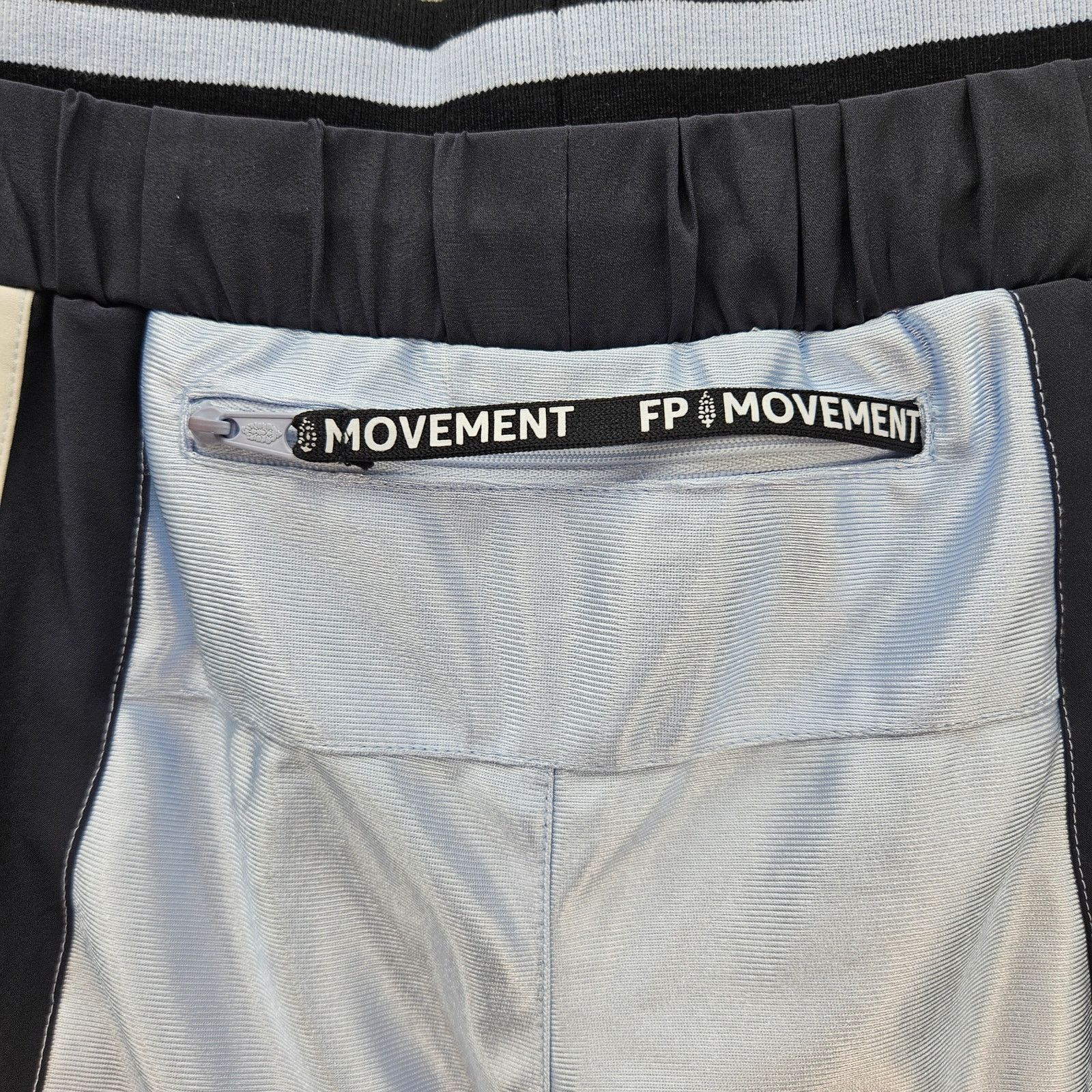 Free People FREE PEOPLE MOVEMENT NWOT SHORTS WOMEN'S SMALL BLACK BLUE Size 27" / US 4 / IT 40 - 5 Thumbnail