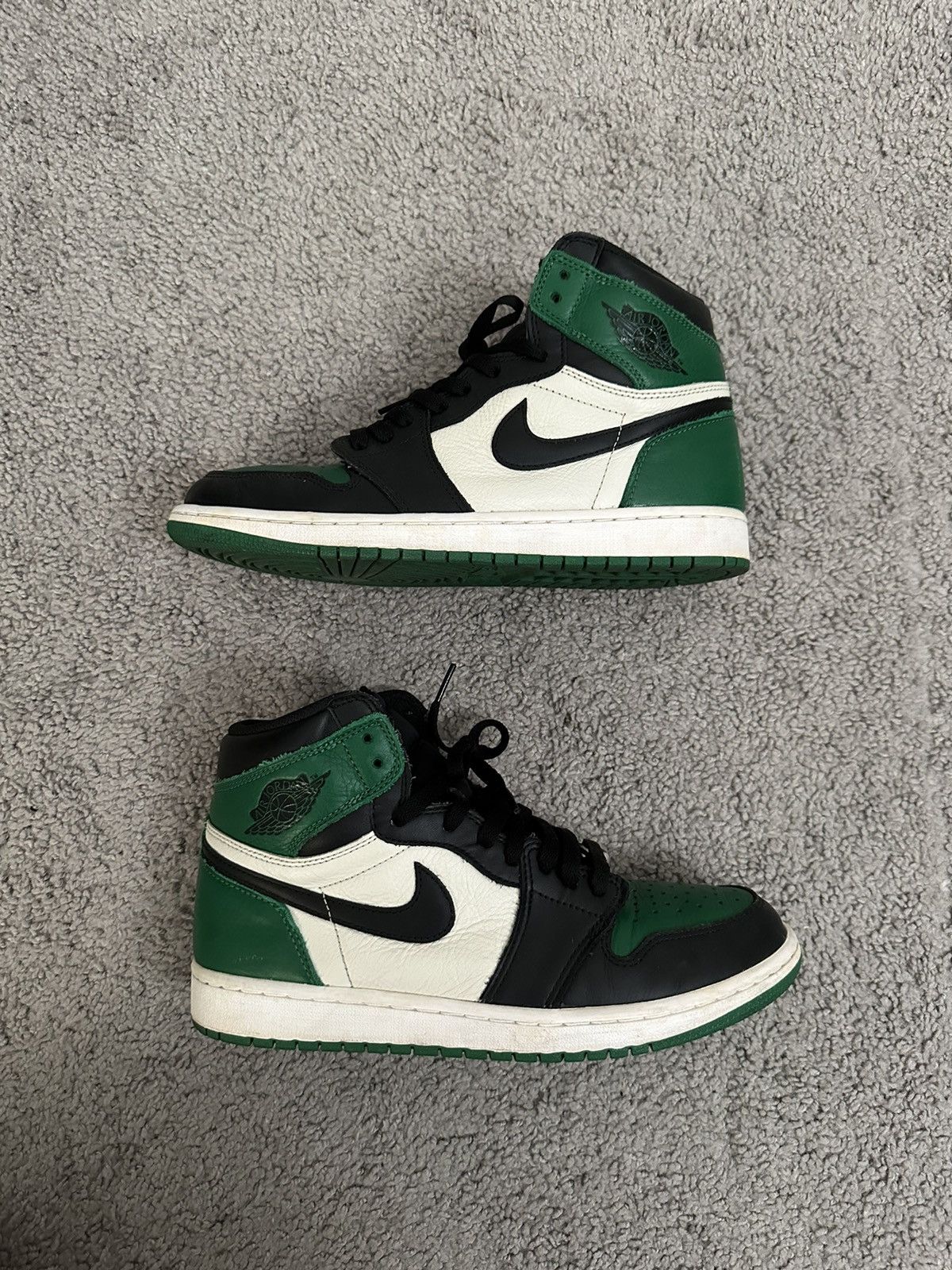 image of Air Jordan 1 Retro High OG ‘Pine Green’ Shoes, Men's (Size 10)