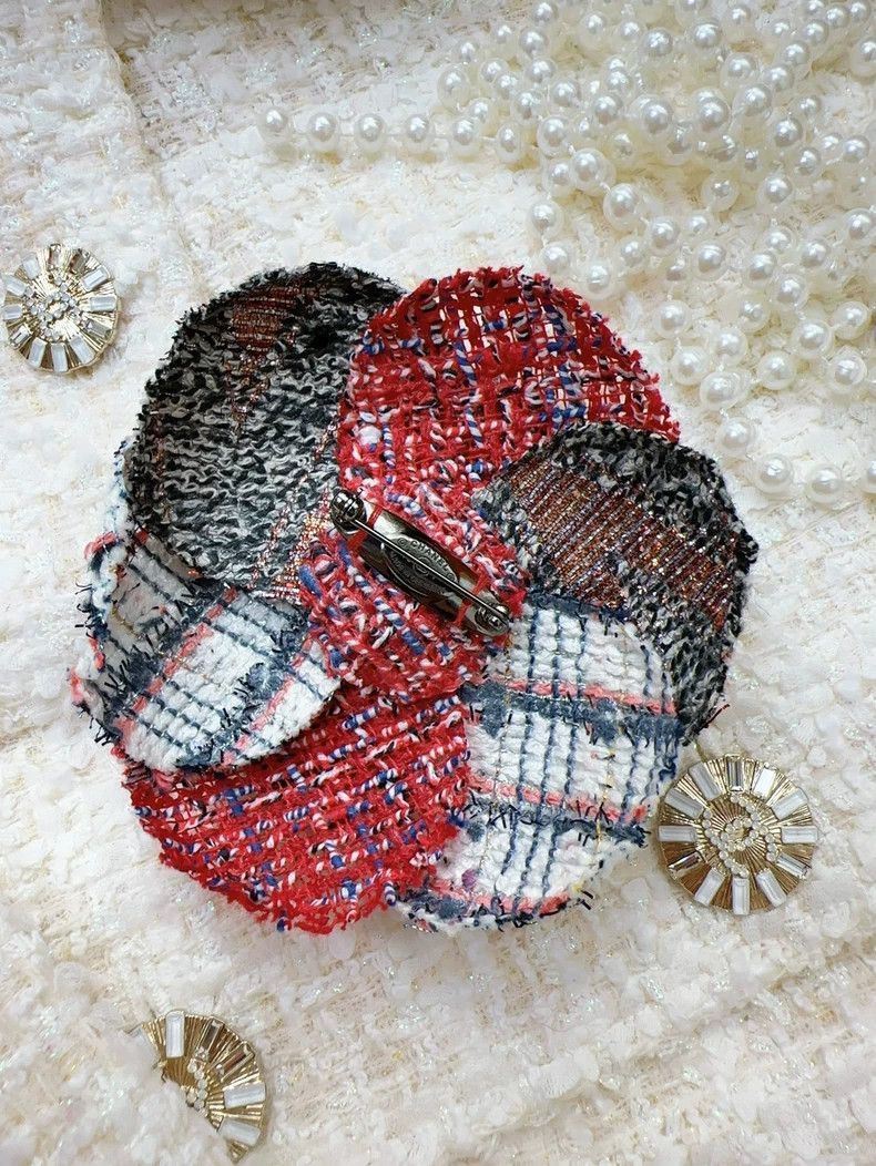 Chanel Chanel 19p Tweed Camellia Brooch Size ONE SIZE - 4 Thumbnail