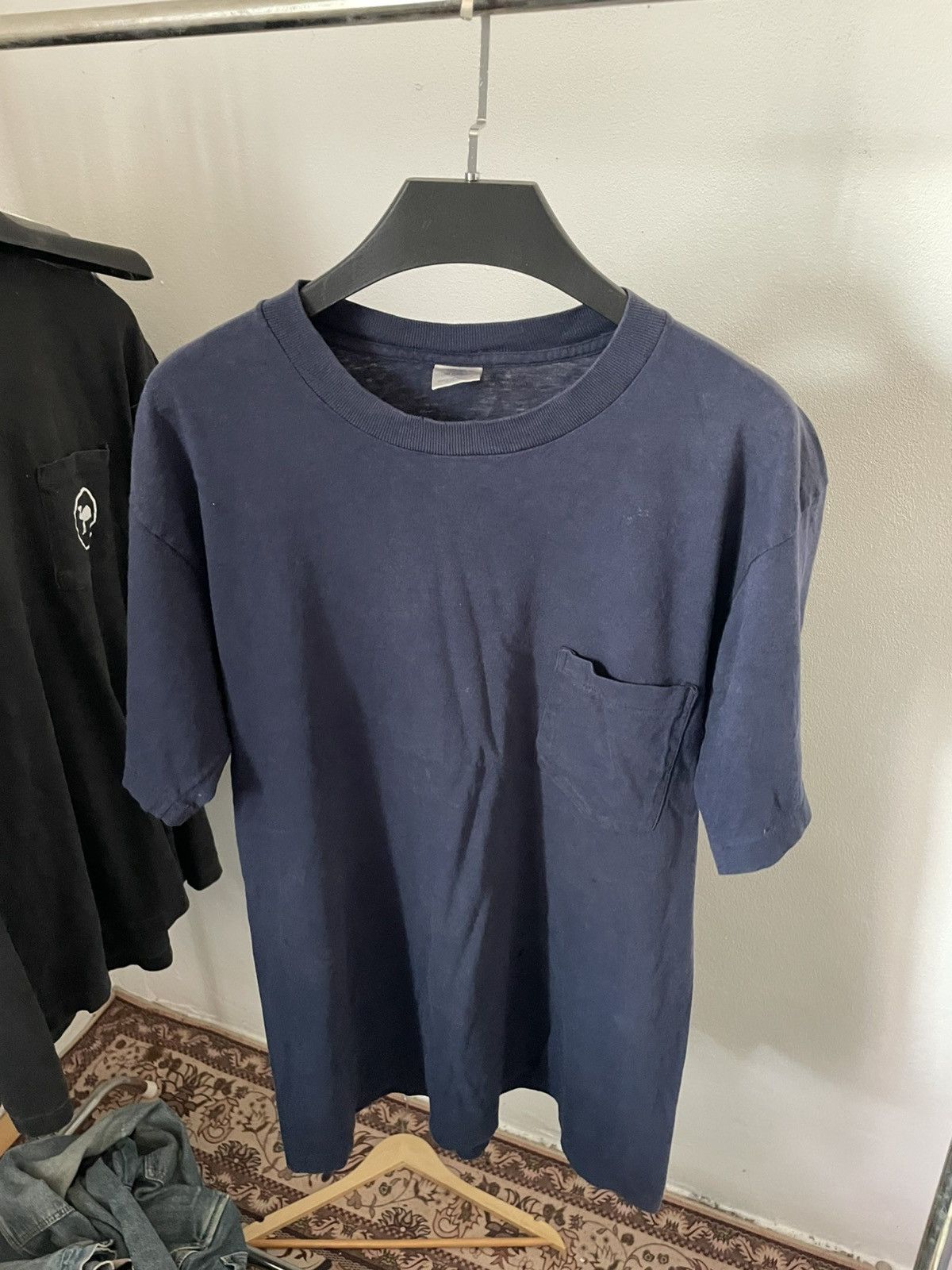 Vintage 90s Minimal Pocket Tee – Soft Worn Fade Navy Size US XL / EU 56 / 4 - 1 Thumbnail