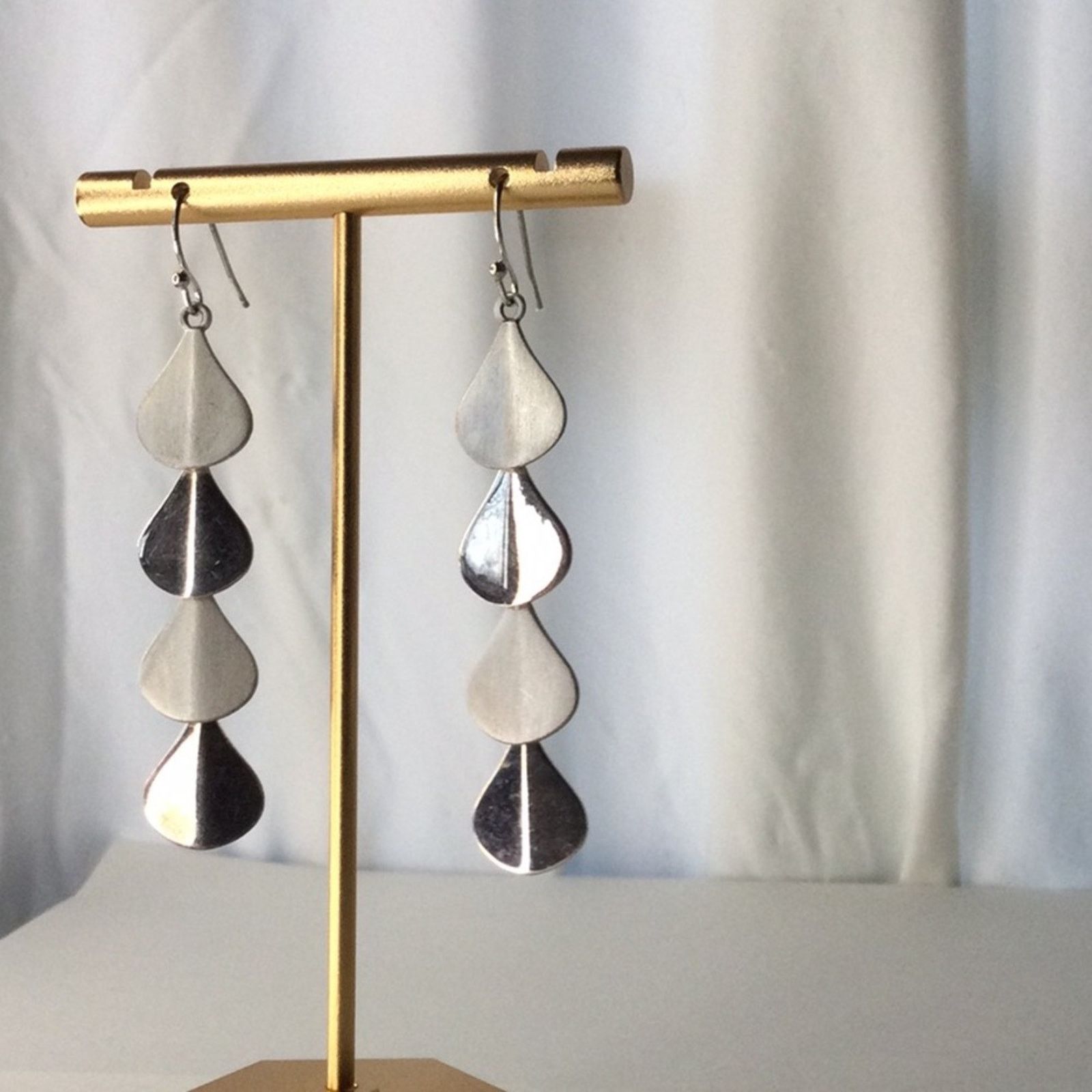 Other Retro Waterfall Cascade Teardrop Silver Tone Earrings Size ONE SIZE - 5 Thumbnail
