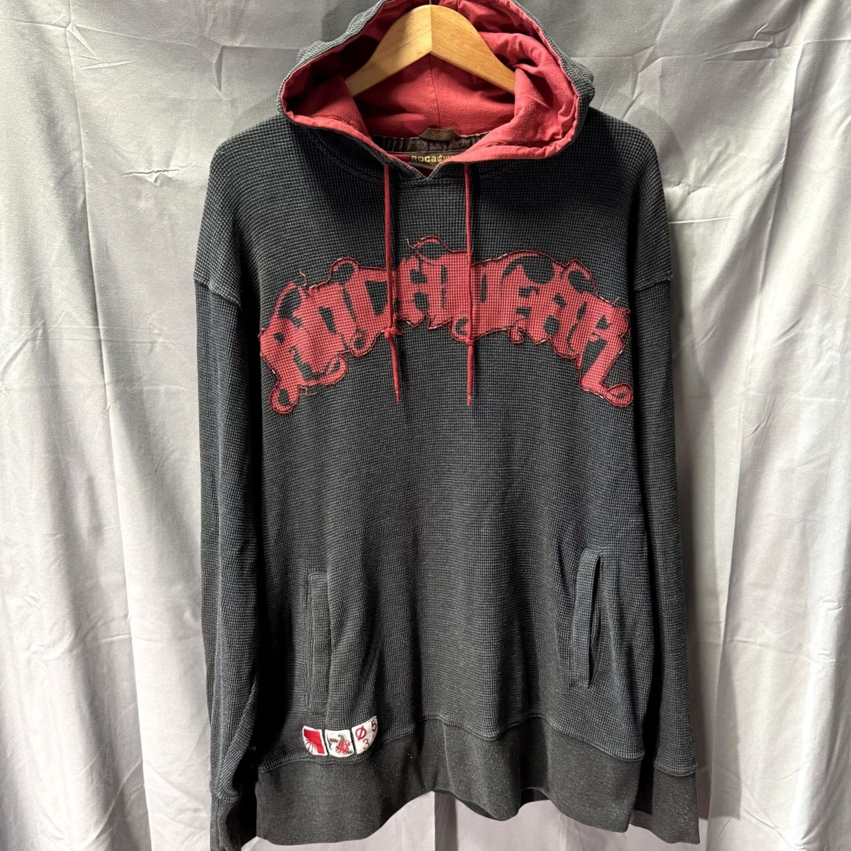 Rocawear Rocawear Hoodie Mens XL Black Red Graphic Pullover Streetwear Snake Hoodie, Rocawear, Graphic Print, Pockets, Hooded, Thermal, Embroidered Logo, Mens Size US XL / EU 56 / 4 - 2 Thumbnail