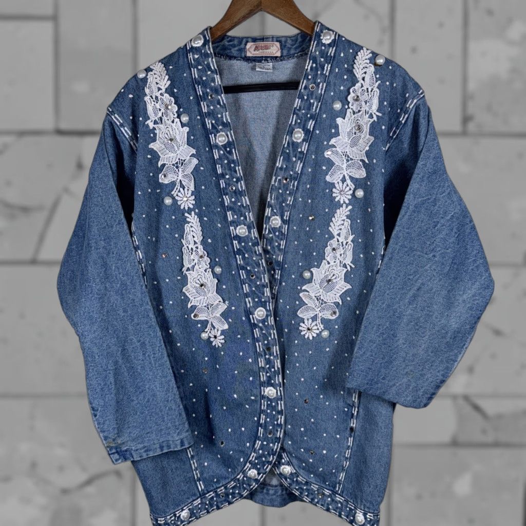 Denime VINTAGE Apache Denim Jacket Womens Size L Blue USA Made Cotton Denim Jacket Regular Fit Womens L Denim Jacket USA Made Apache Size L / US 10 / IT 46 - 1 Thumbnail
