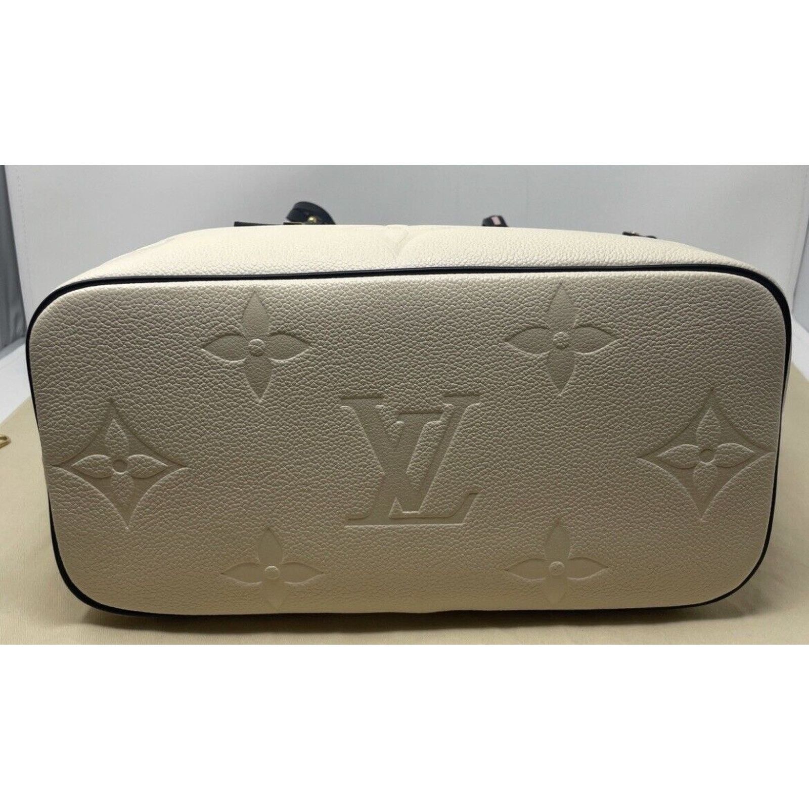 Louis Vuitton Louis Vuitton Neverfull Tote MM Ivory Leather Size ONE SIZE - 13 Thumbnail
