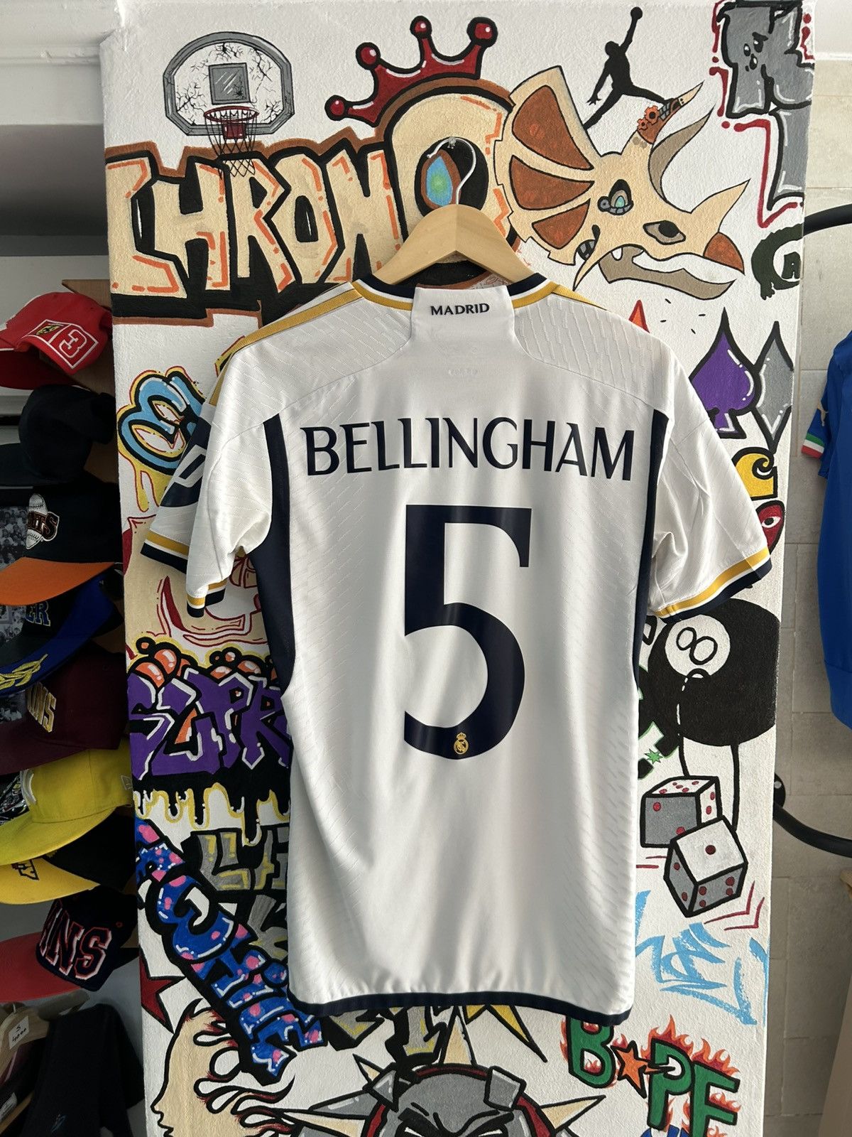 Adidas Real Madrid Bellingham 2023 Home Jersey Size US S / EU 44-46 / 1 - 1 Thumbnail