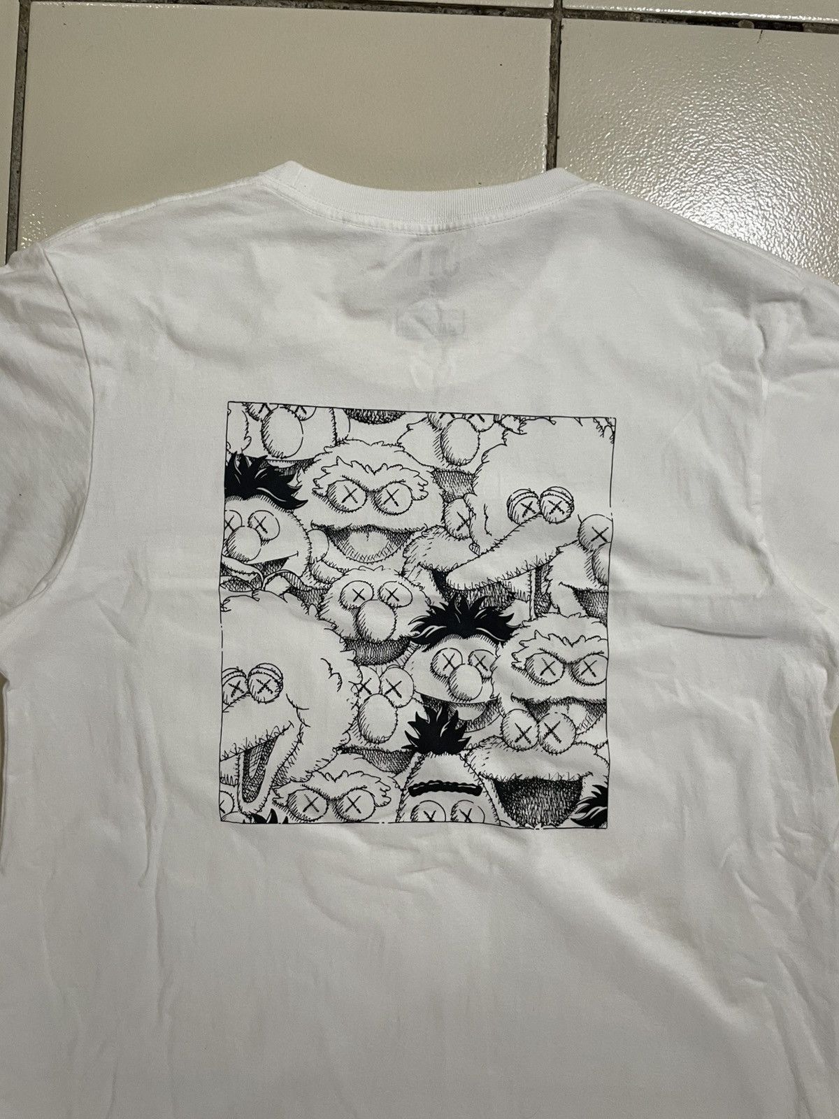 Kaws RARE KAWS X SESAME STREET UNIQLO POCKET SHIRT Size US M / EU 48-50 / 2 - 3 Thumbnail