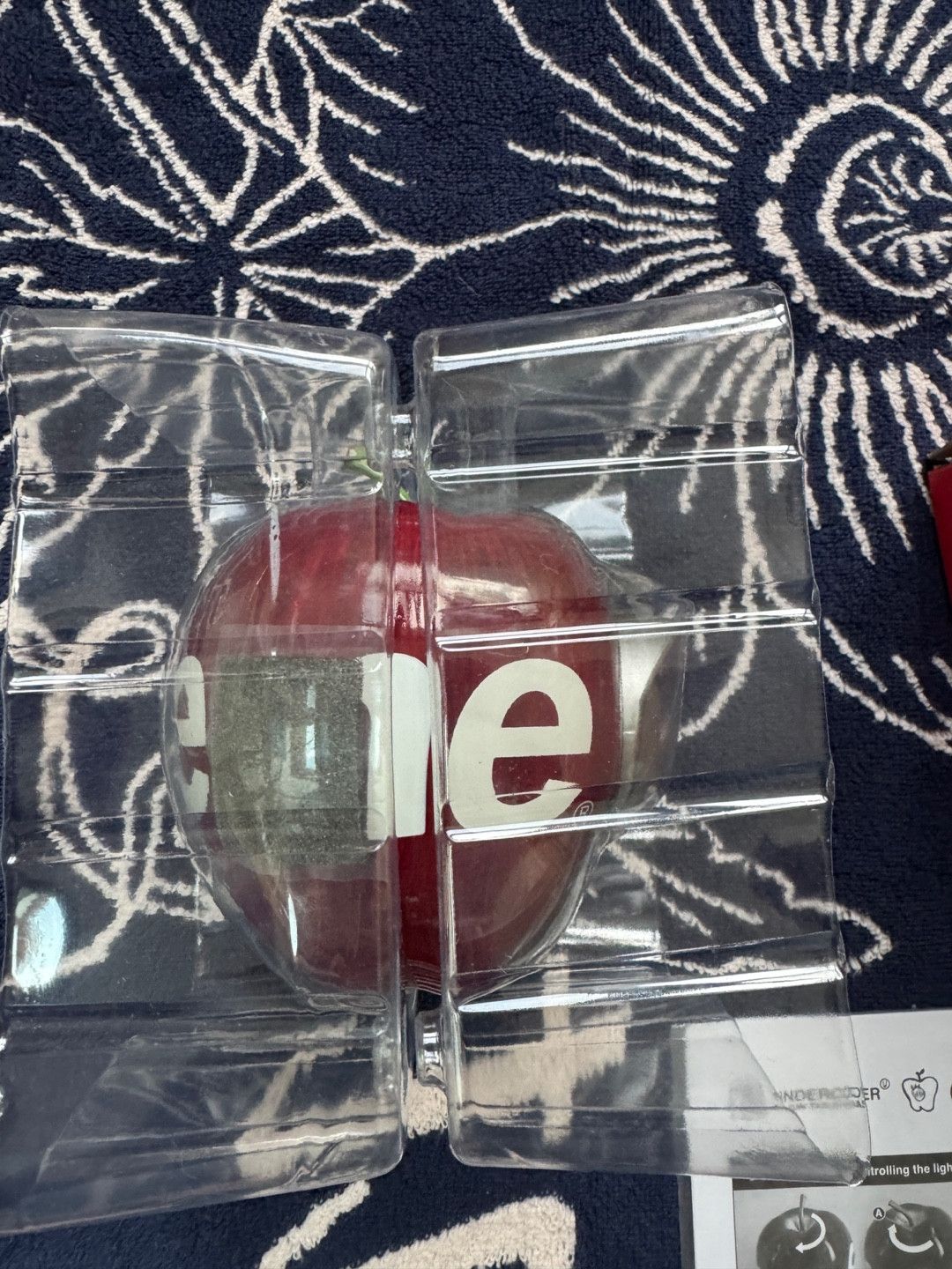 Medicom Toy Supreme X Undercover Gilapple Medicom Toy Desk Lamp Apple Size ONE SIZE - 10 Thumbnail