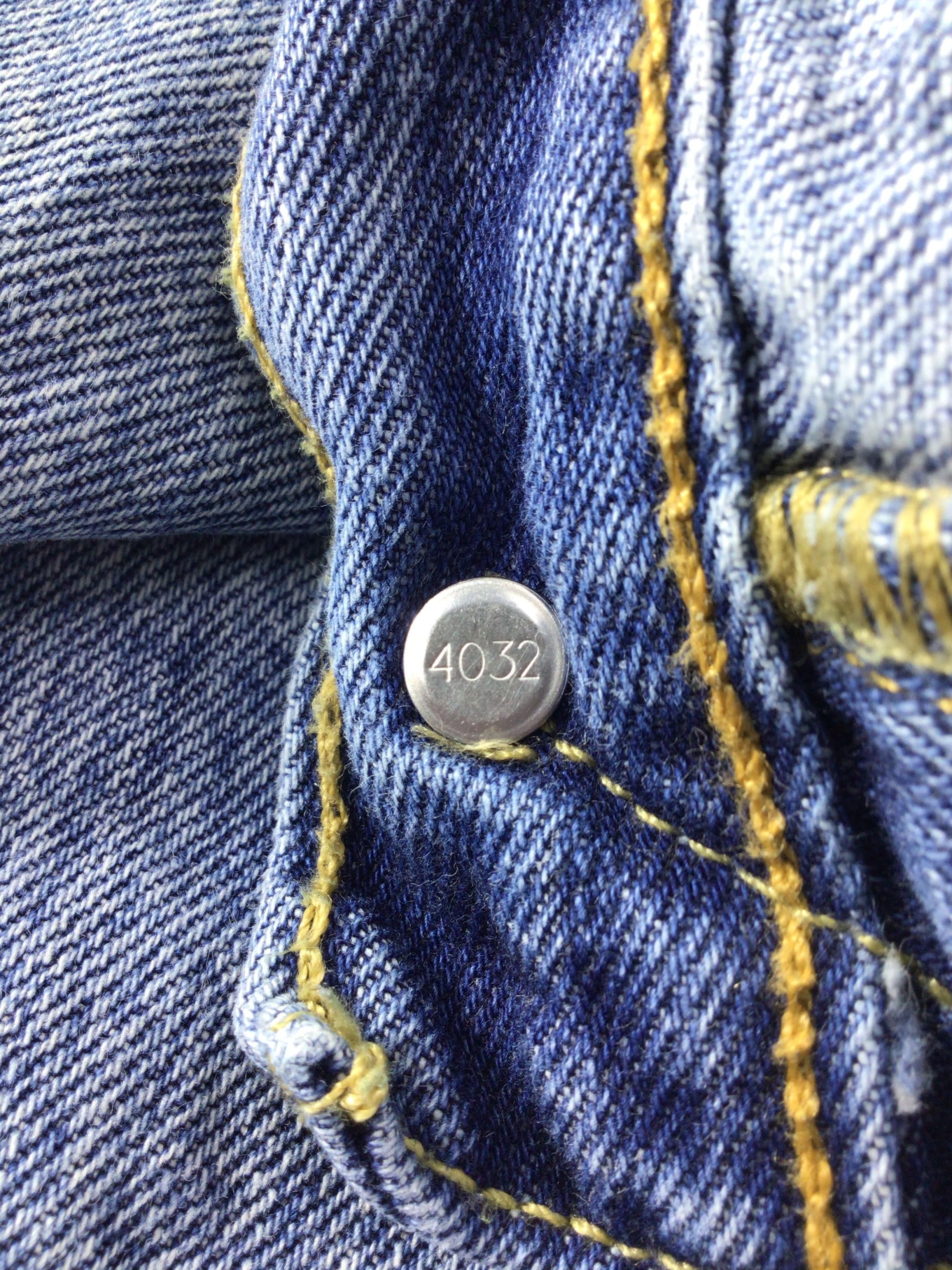 Levi's Vintage Levis 501 Jeans-J379 Size US 39 - 10 Thumbnail