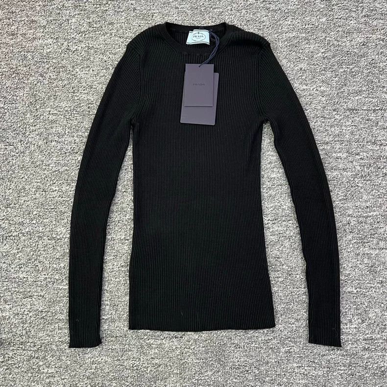 Prada Prada Round-neck knitted undershirt 2505-Nextarrow Size XS / US 0-2 / IT 36-38 - 1 Thumbnail