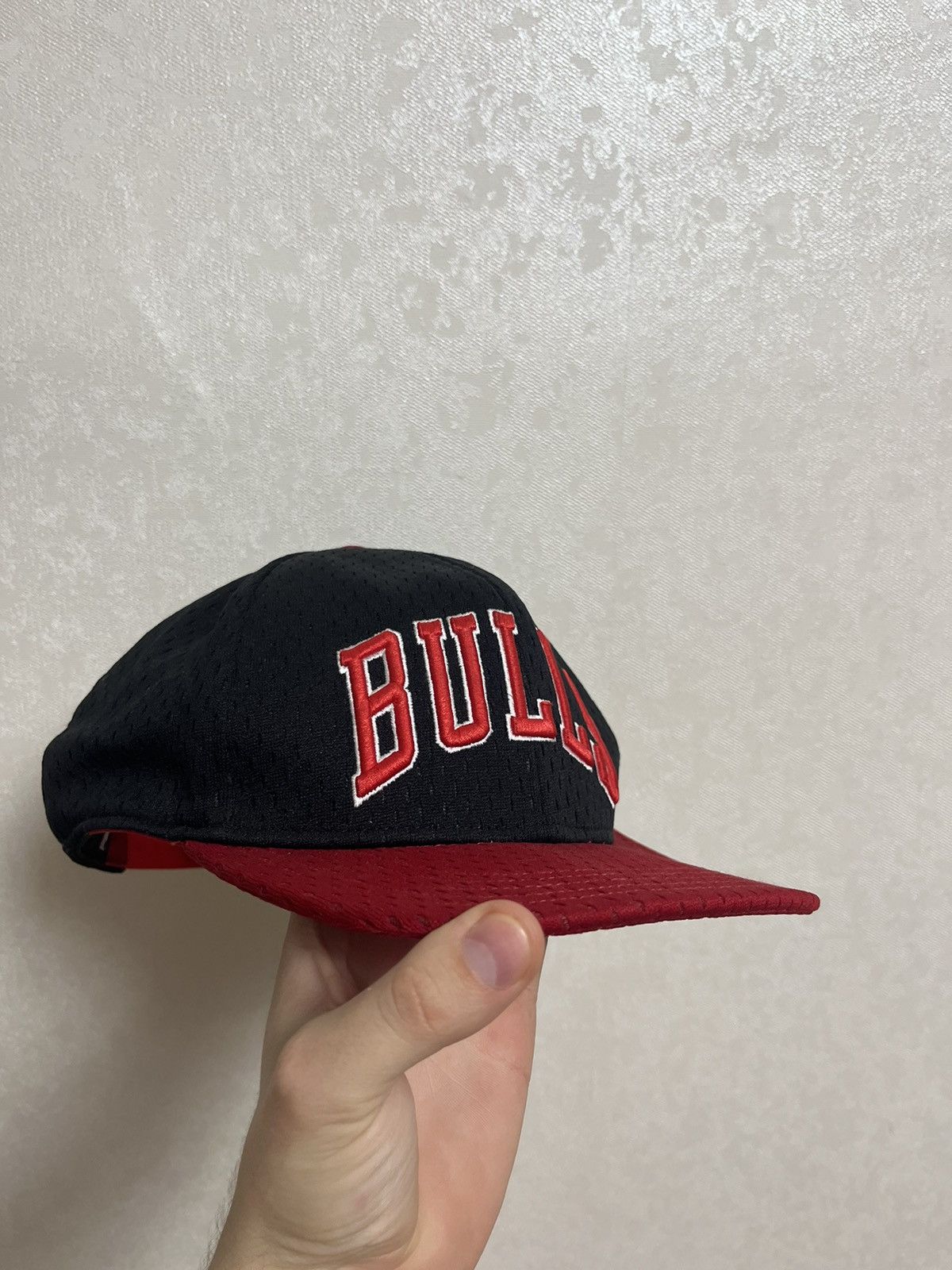 Adidas × NBA × Vintage Adidas NBA Chicago Bulls Vintage Snapback Size ONE SIZE - 2 Thumbnail