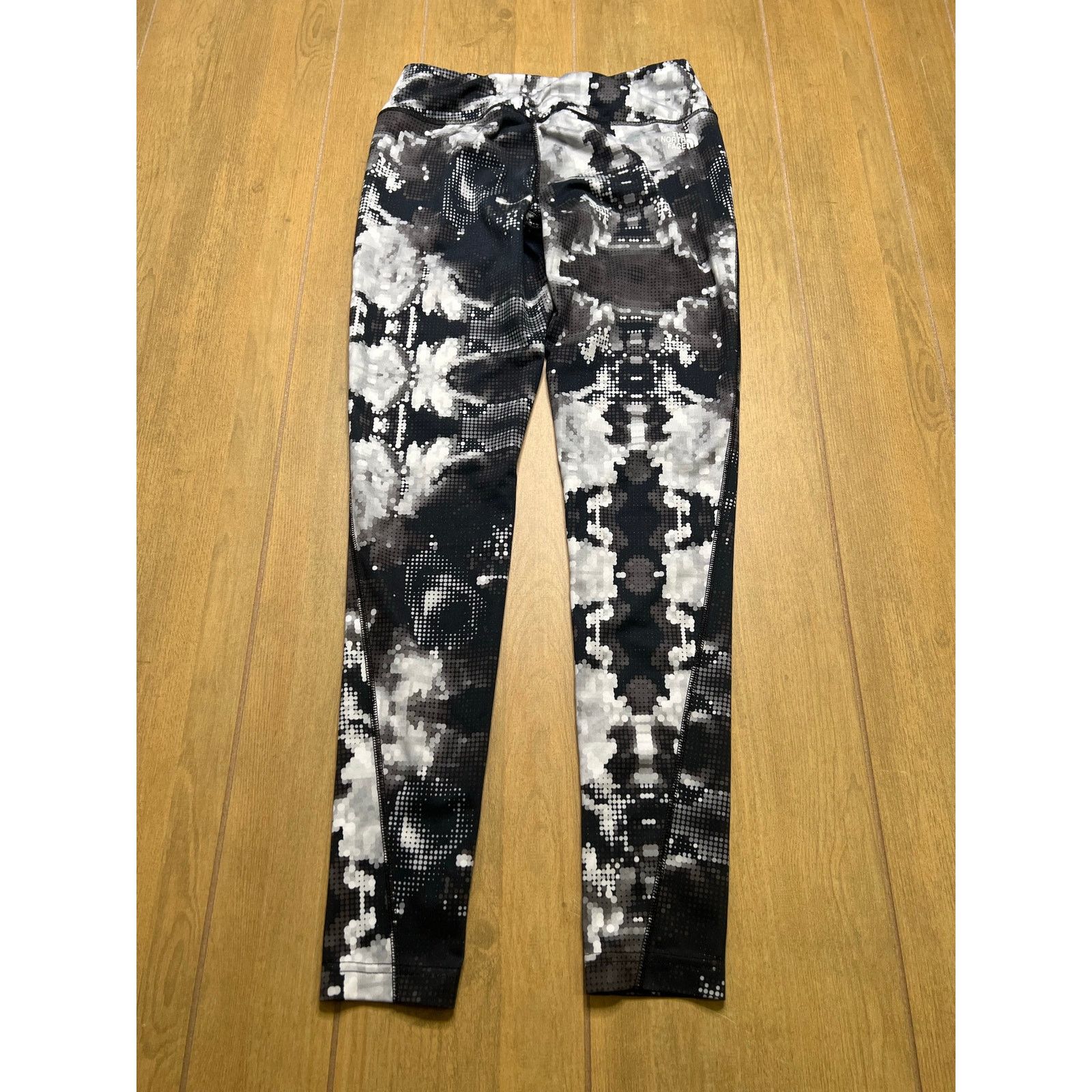 The North Face The North Face Black Abstract Pattern Womens Leggings Sz M Size 27" / US 4 / IT 40 - 6 Thumbnail