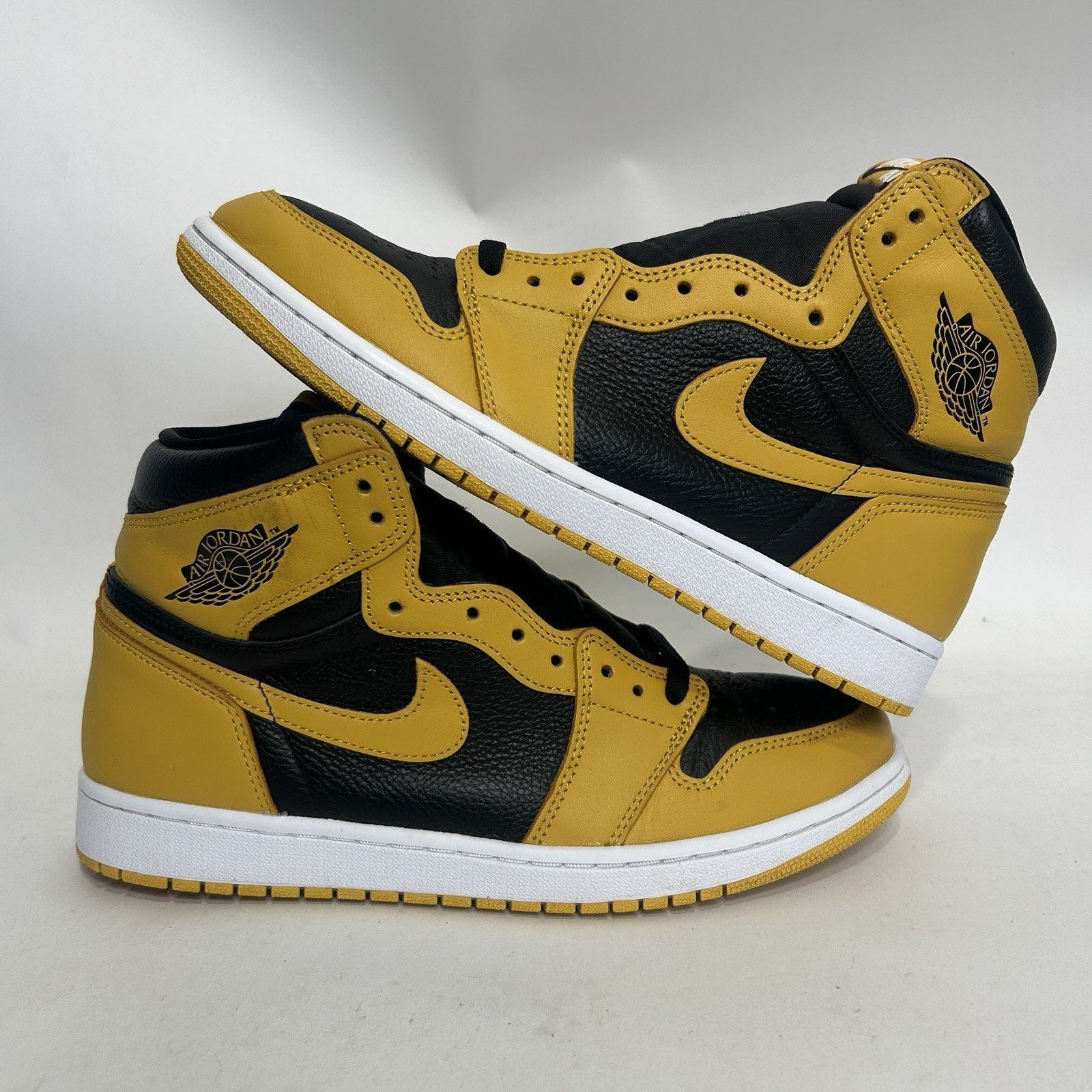 Jordan Brand Nike Air Jordan 1 Retro OG High “Pollen/Black/White” Size US 10.5 / EU 43-44 - 1 Thumbnail